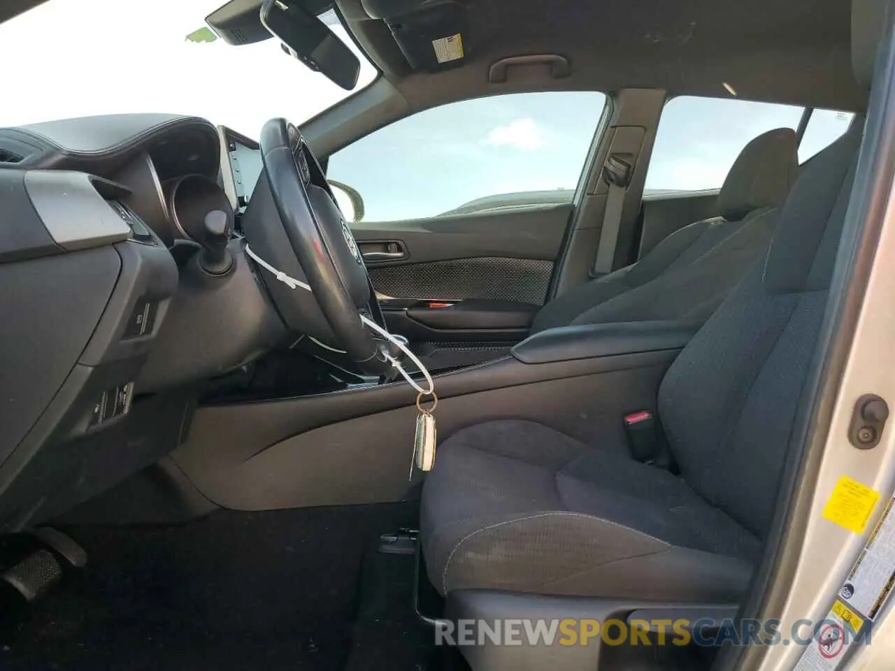 7 fotografías del automóvil dañado NMTKHMBX4KR084079 TOYOTA C-HR 2019