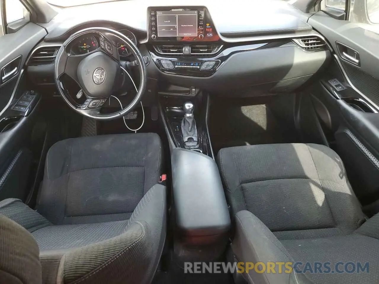 8 fotografías del automóvil dañado NMTKHMBX4KR084079 TOYOTA C-HR 2019