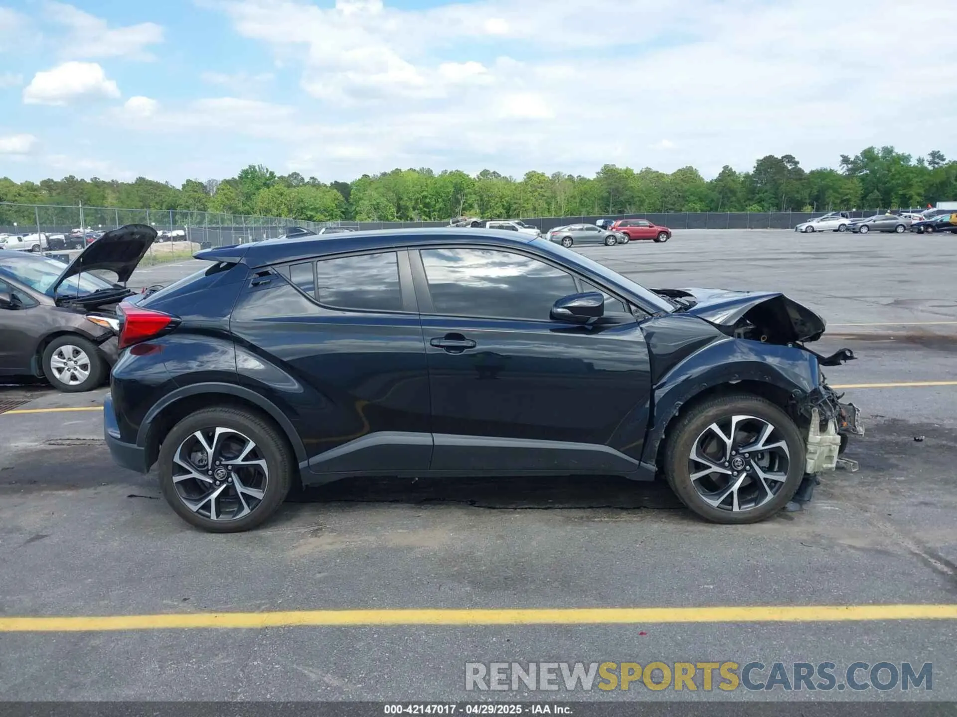 12 fotografías del automóvil dañado NMTKHMBX4KR096569 TOYOTA C-HR 2019