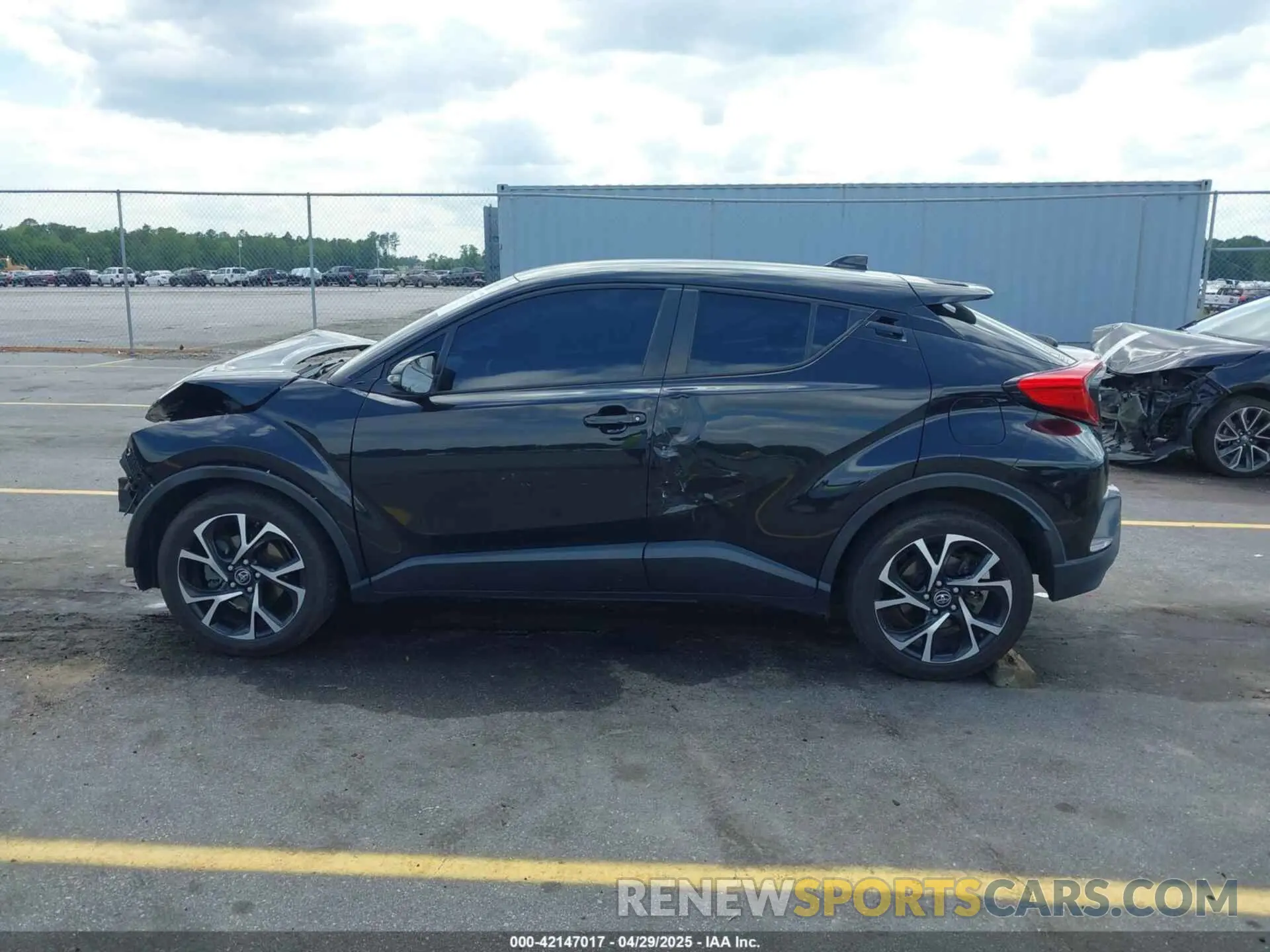 13 fotografías del automóvil dañado NMTKHMBX4KR096569 TOYOTA C-HR 2019
