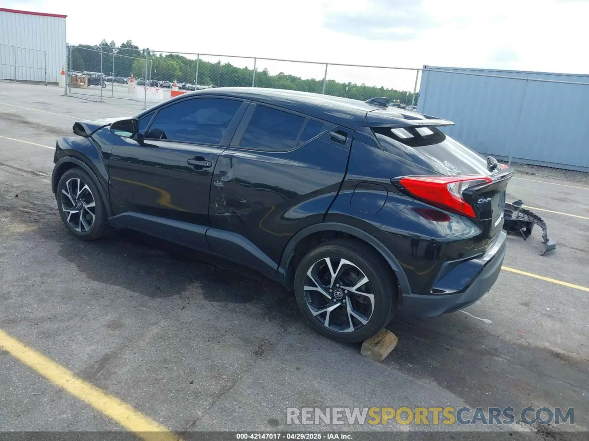 3 fotografías del automóvil dañado NMTKHMBX4KR096569 TOYOTA C-HR 2019