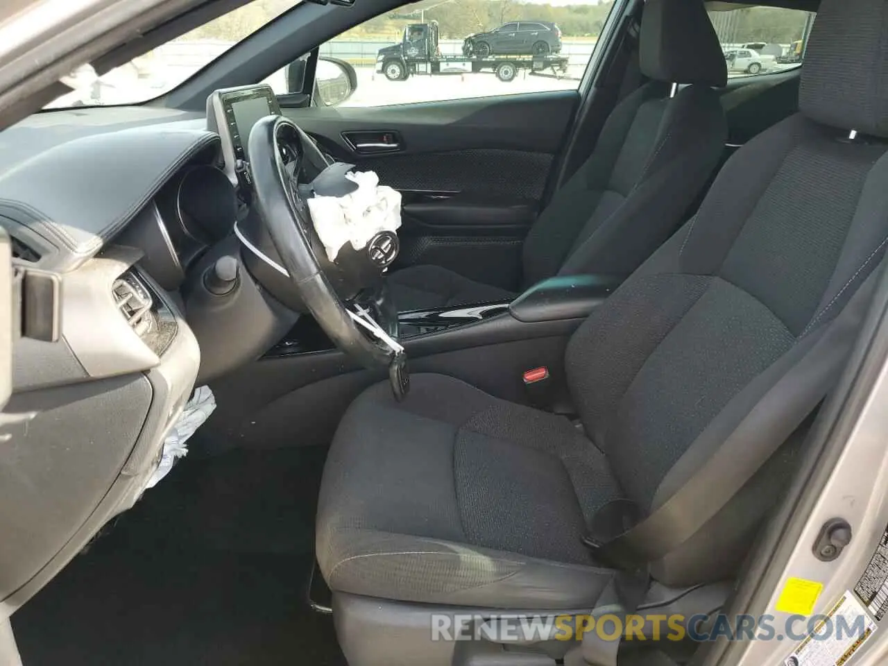 7 fotografías del automóvil dañado NMTKHMBX4KR101480 TOYOTA C-HR 2019
