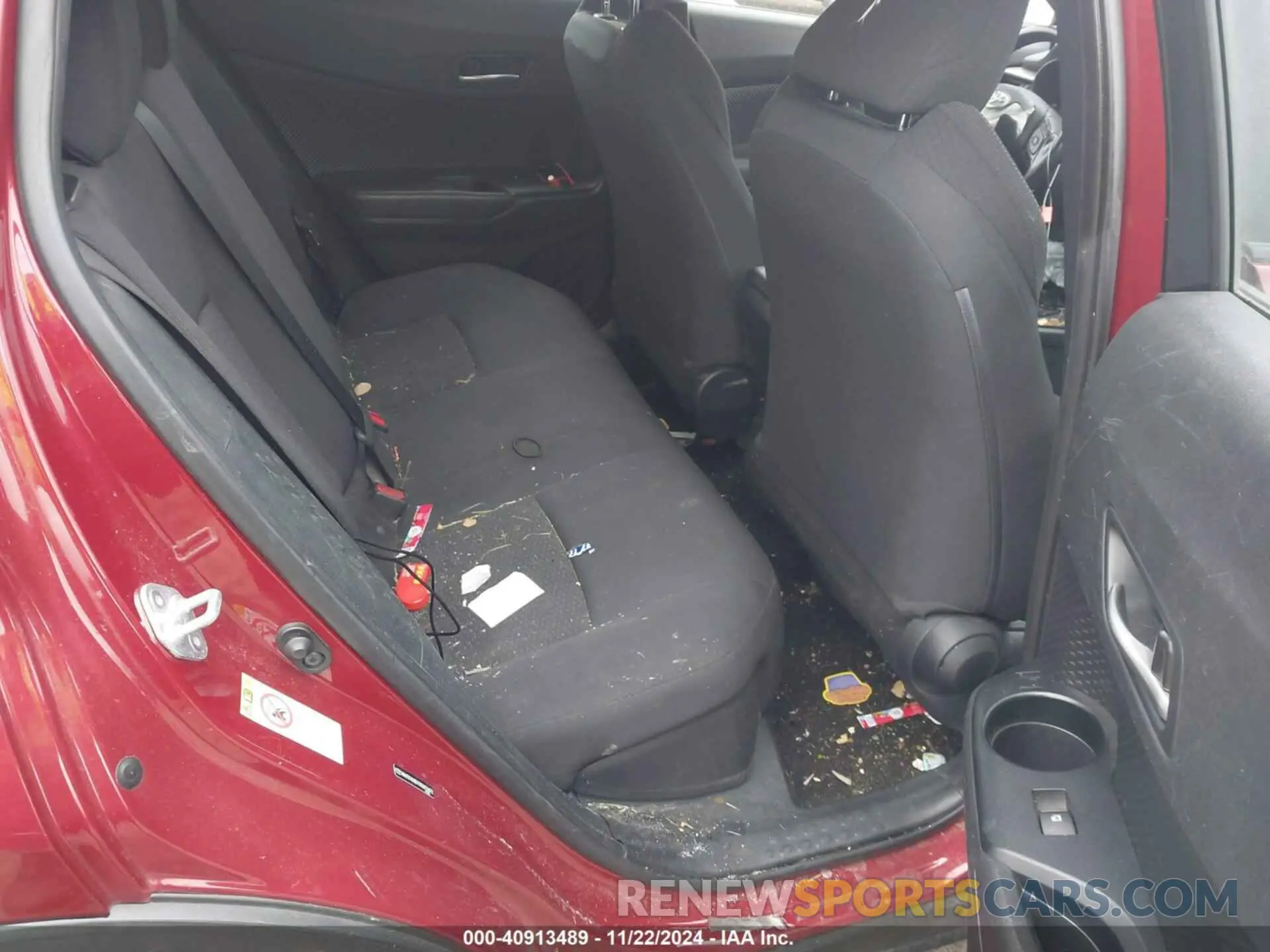 8 fotografías del automóvil dañado NMTKHMBX5KR076072 TOYOTA C-HR 2019