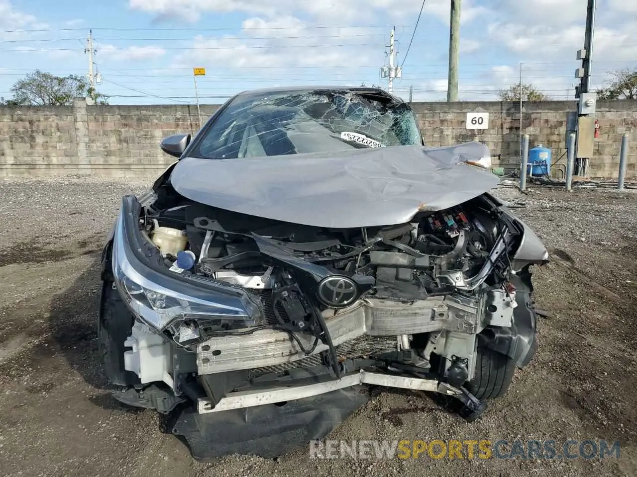 5 fotografías del automóvil dañado NMTKHMBX5KR083796 TOYOTA C-HR 2019