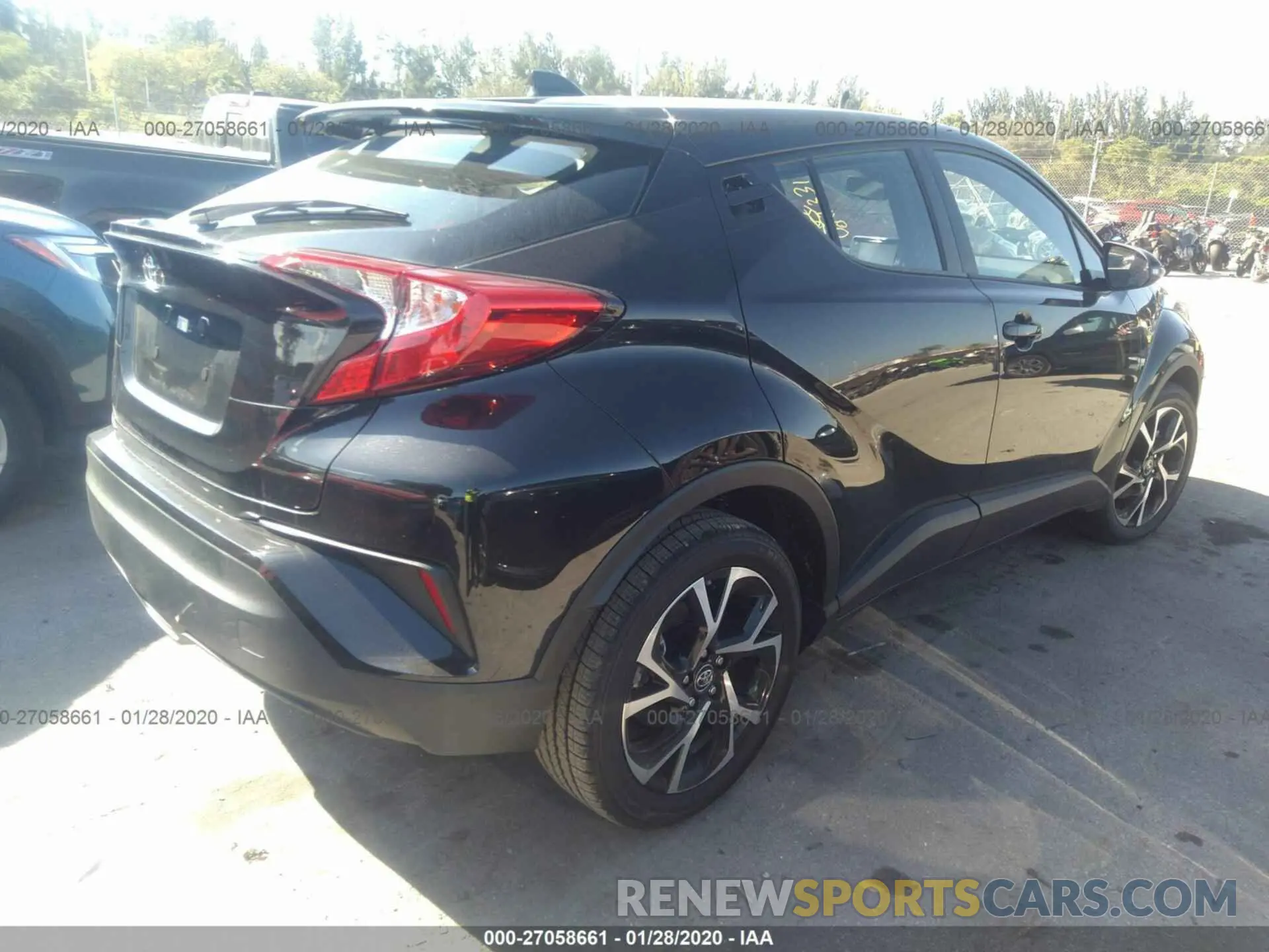 4 fotografías del automóvil dañado NMTKHMBX5KR094331 TOYOTA C-HR 2019