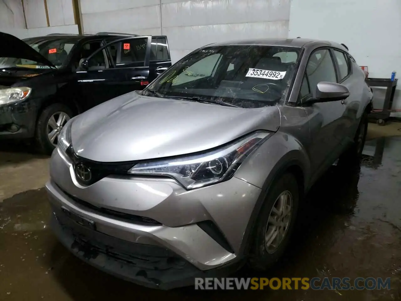 2 fotografías del automóvil dañado NMTKHMBX5KR096256 TOYOTA C-HR 2019