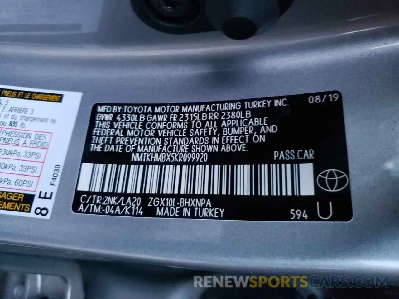 10 fotografías del automóvil dañado NMTKHMBX5KR099920 TOYOTA C-HR 2019