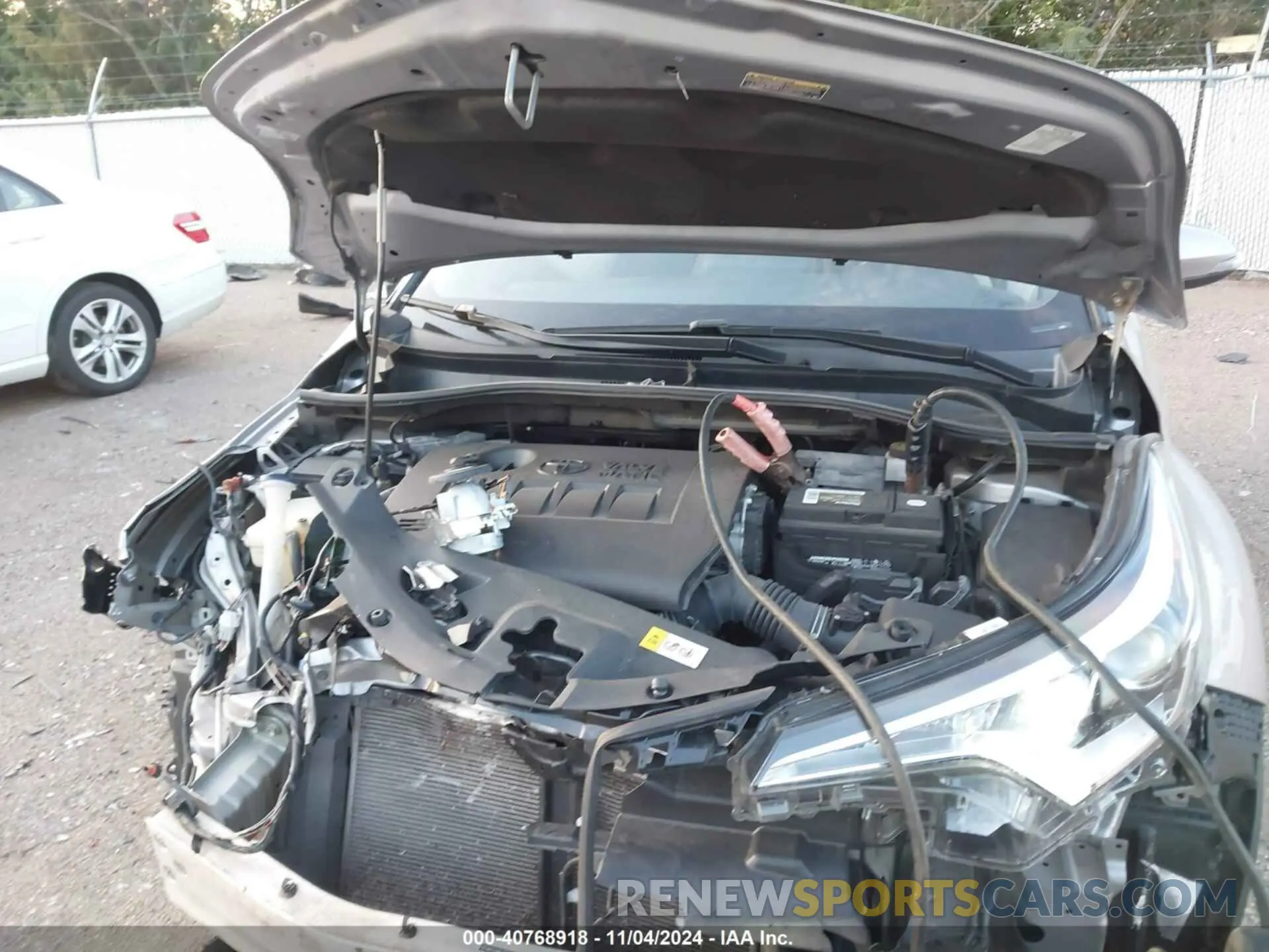 10 fotografías del automóvil dañado NMTKHMBX7KR080415 TOYOTA C-HR 2019