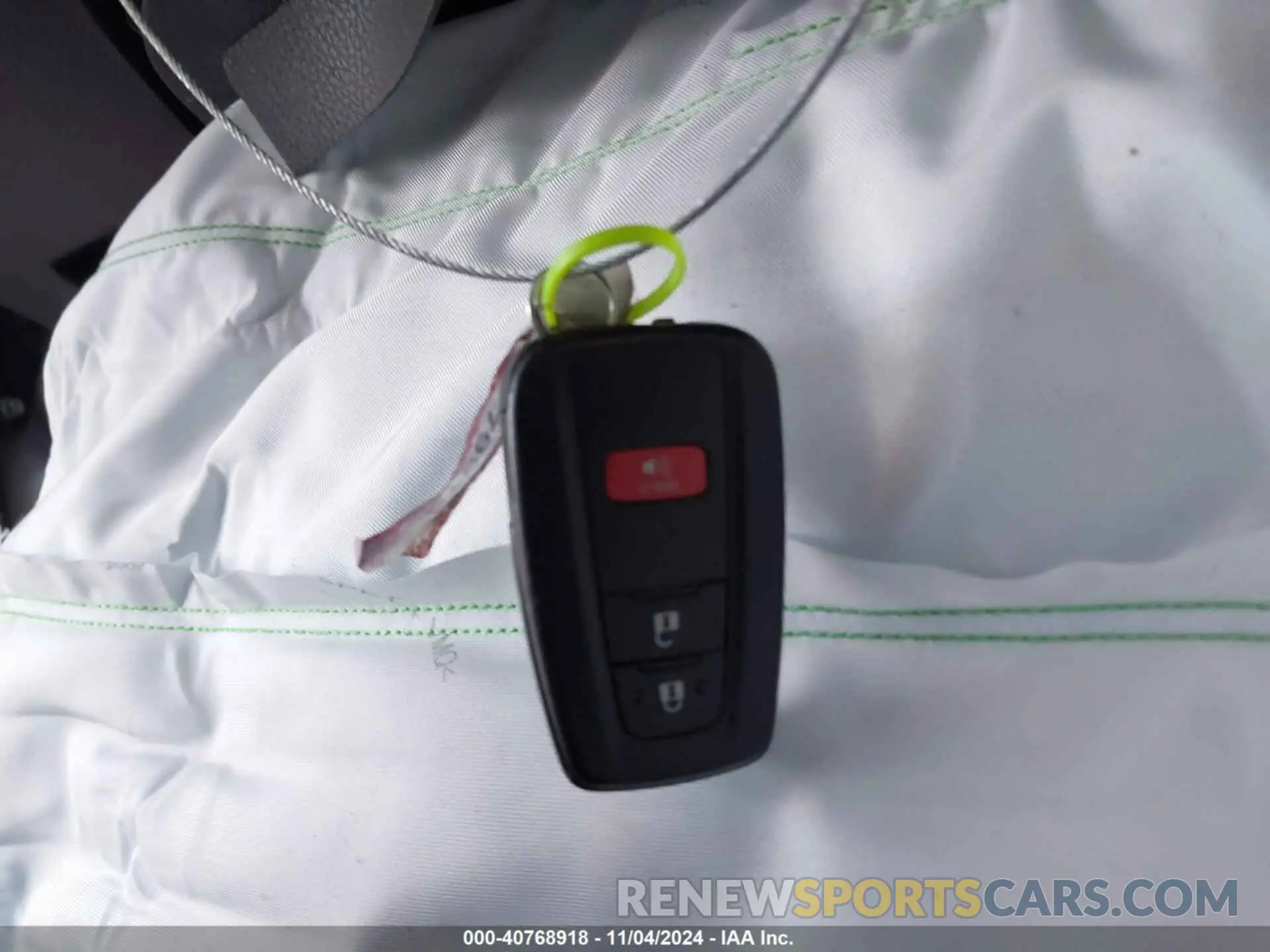 11 fotografías del automóvil dañado NMTKHMBX7KR080415 TOYOTA C-HR 2019