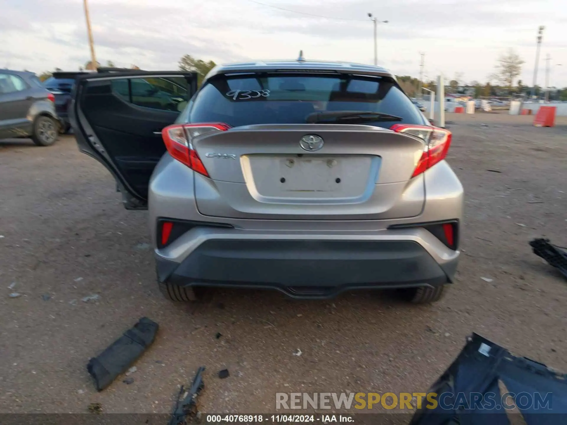 16 fotografías del automóvil dañado NMTKHMBX7KR080415 TOYOTA C-HR 2019