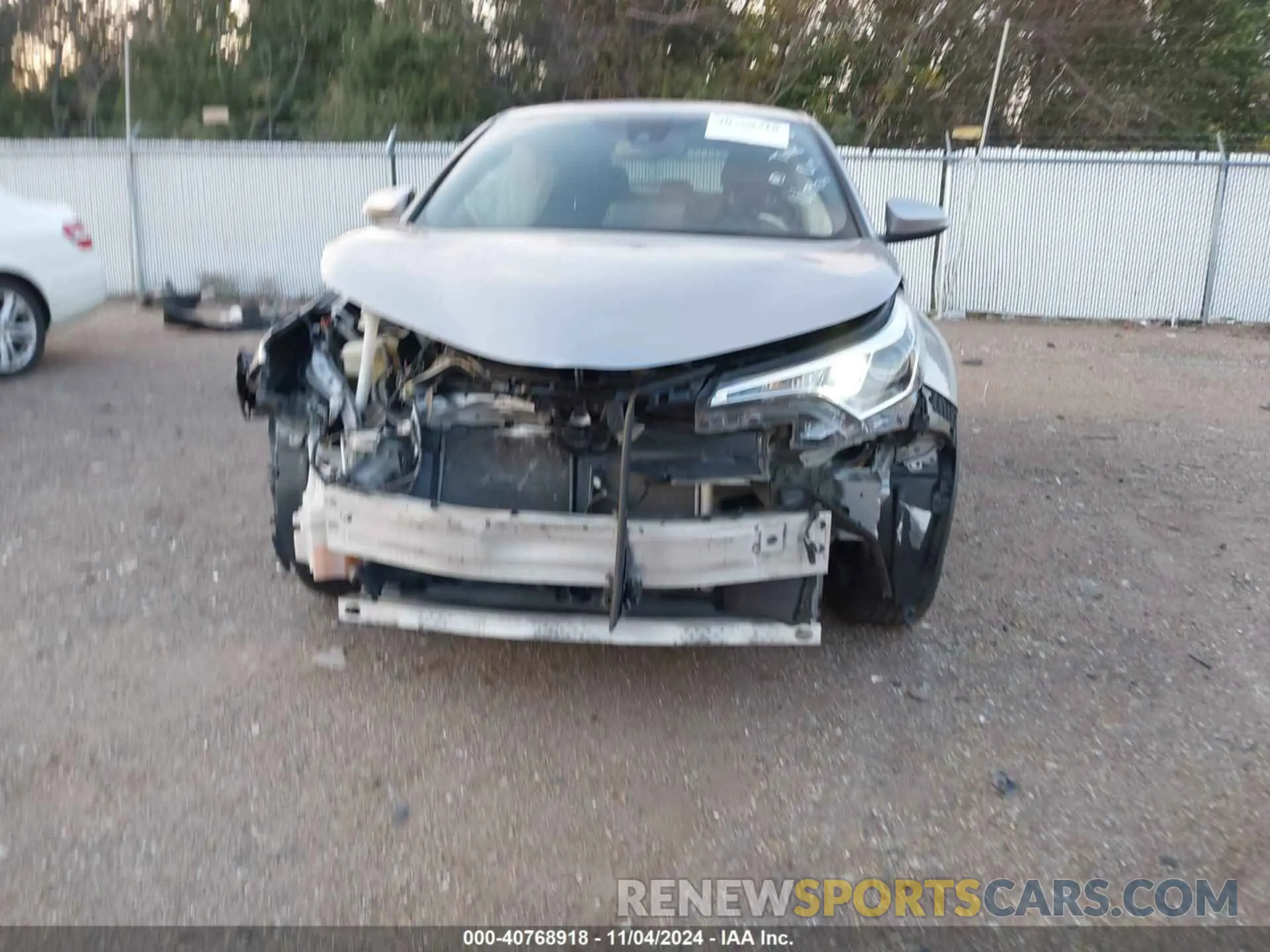 6 fotografías del automóvil dañado NMTKHMBX7KR080415 TOYOTA C-HR 2019