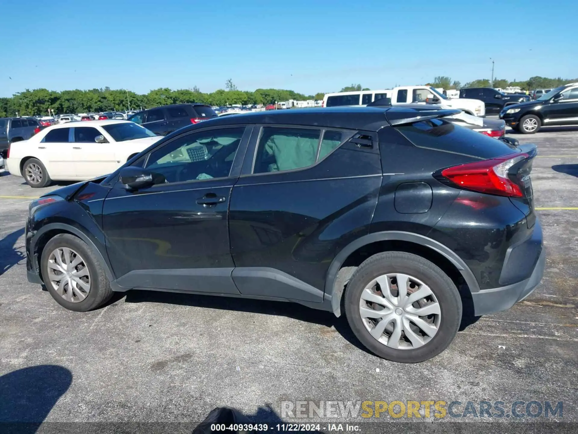 14 fotografías del automóvil dañado NMTKHMBX7KR088658 TOYOTA C-HR 2019