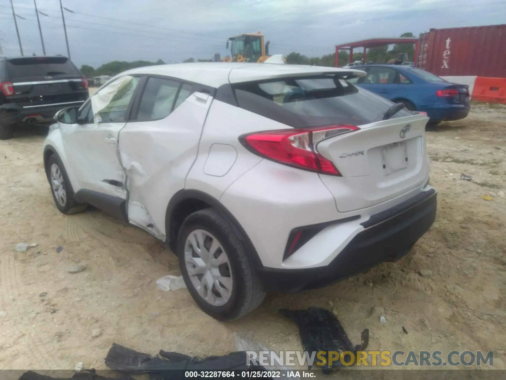 3 fotografías del automóvil dañado NMTKHMBX7KR098106 TOYOTA C-HR 2019