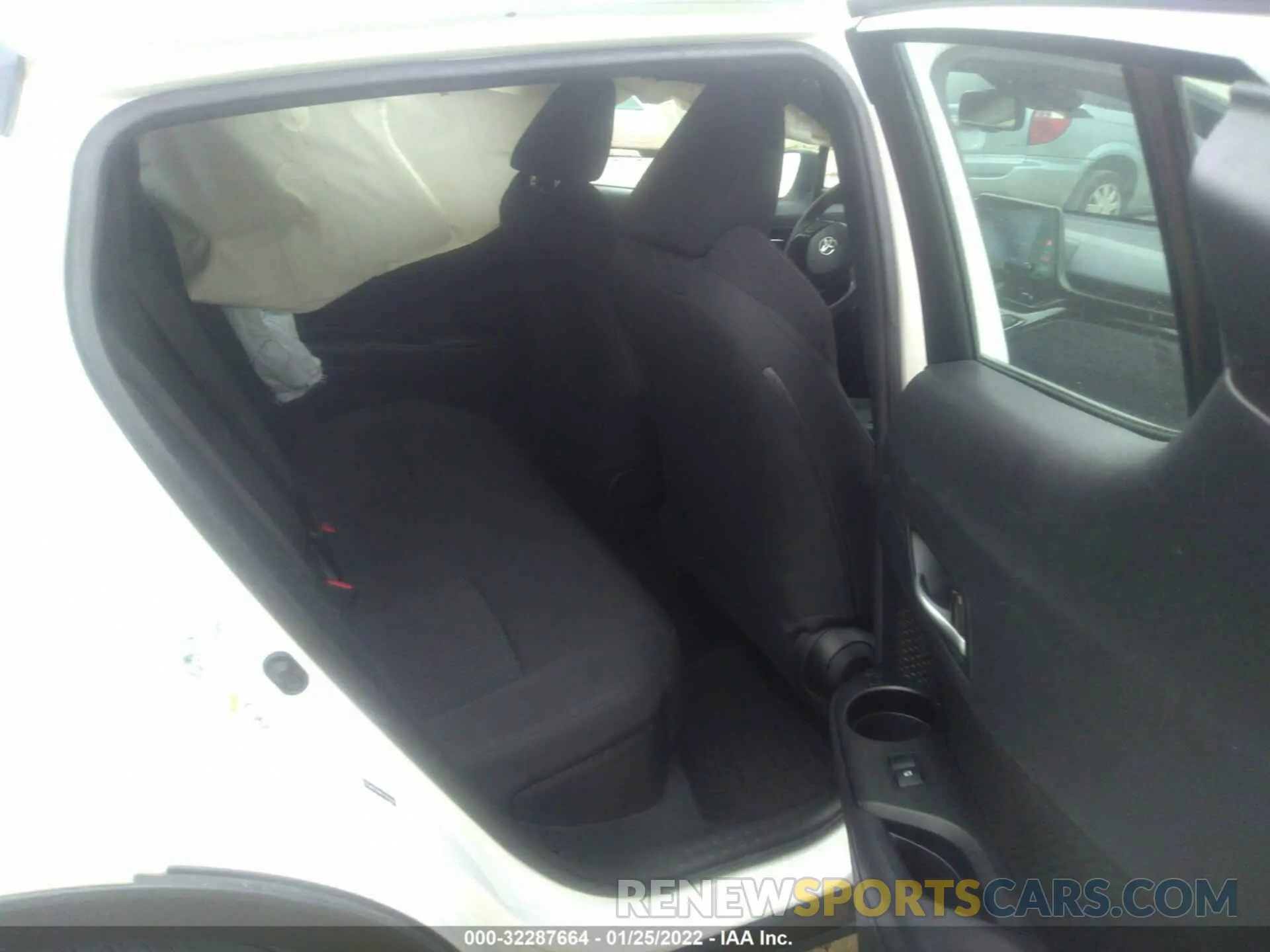 8 fotografías del automóvil dañado NMTKHMBX7KR098106 TOYOTA C-HR 2019