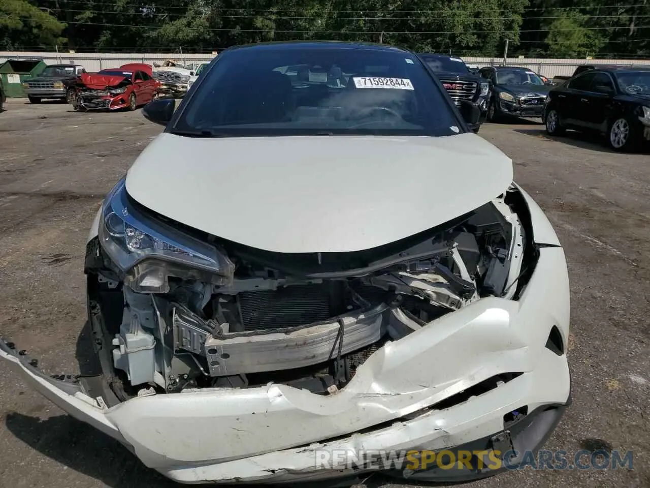 5 fotografías del automóvil dañado NMTKHMBX8KR081458 TOYOTA C-HR 2019