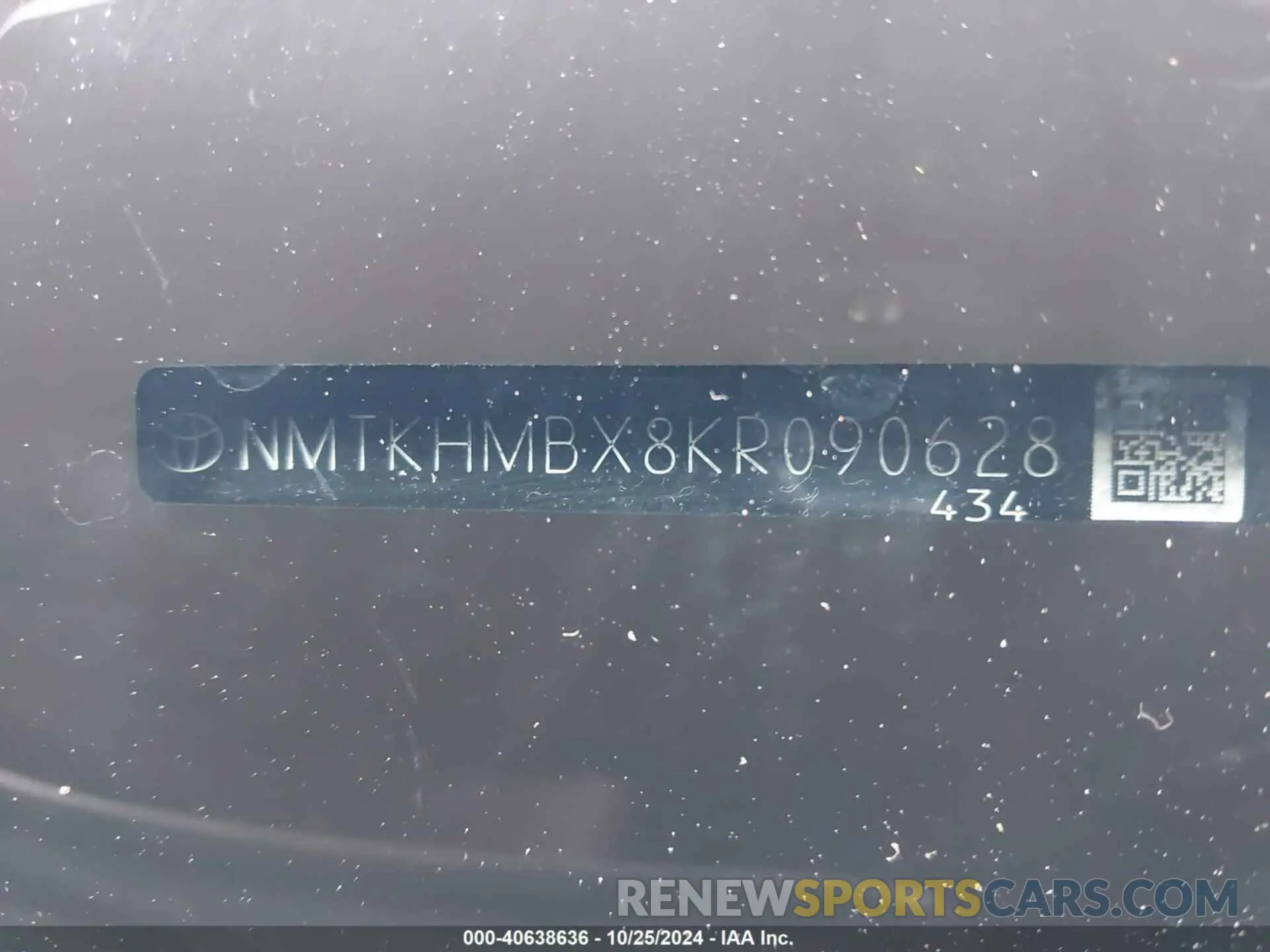 18 fotografías del automóvil dañado NMTKHMBX8KR090628 TOYOTA C-HR 2019