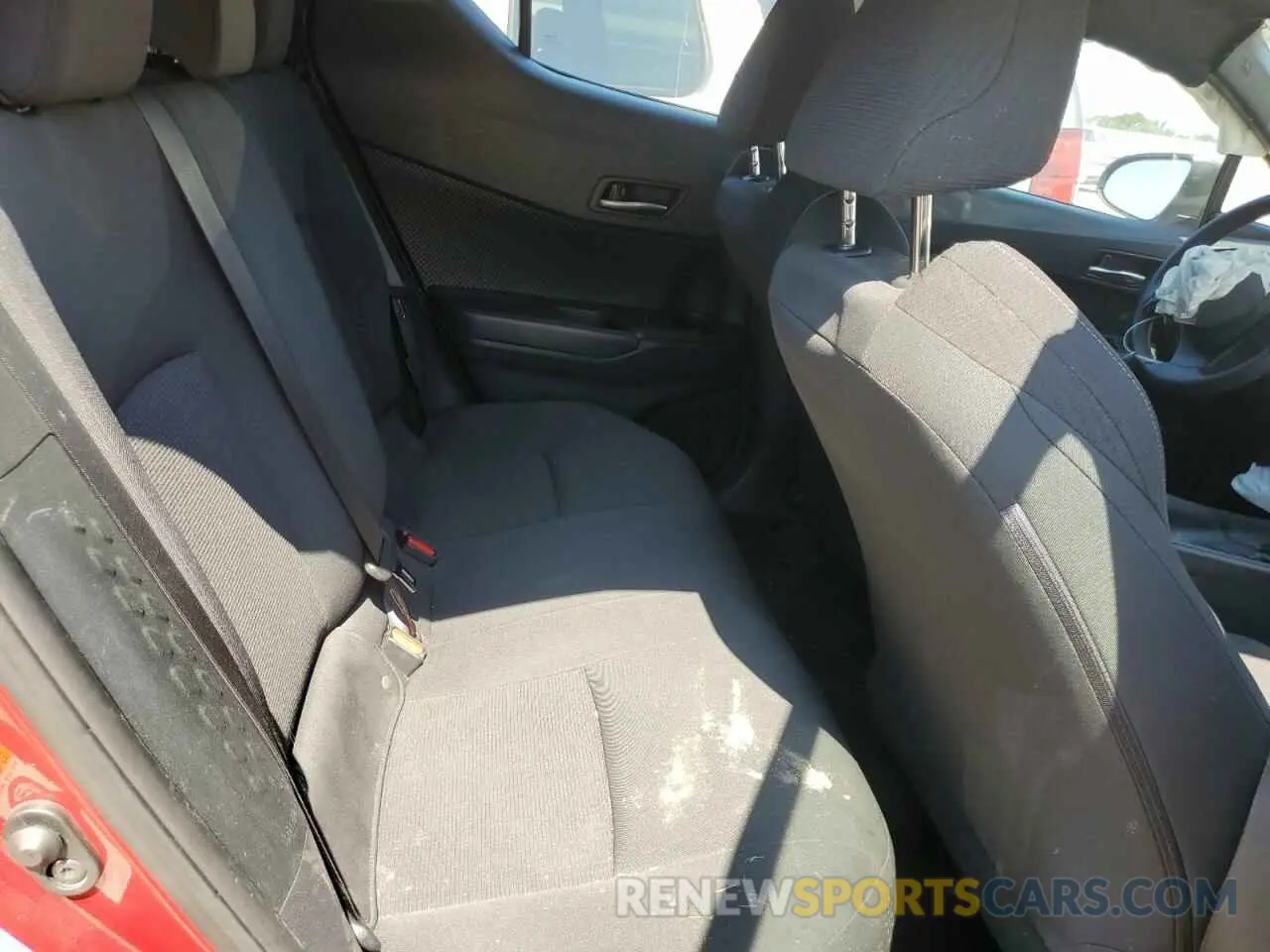 11 fotografías del automóvil dañado NMTKHMBX9KR074616 TOYOTA C-HR 2019
