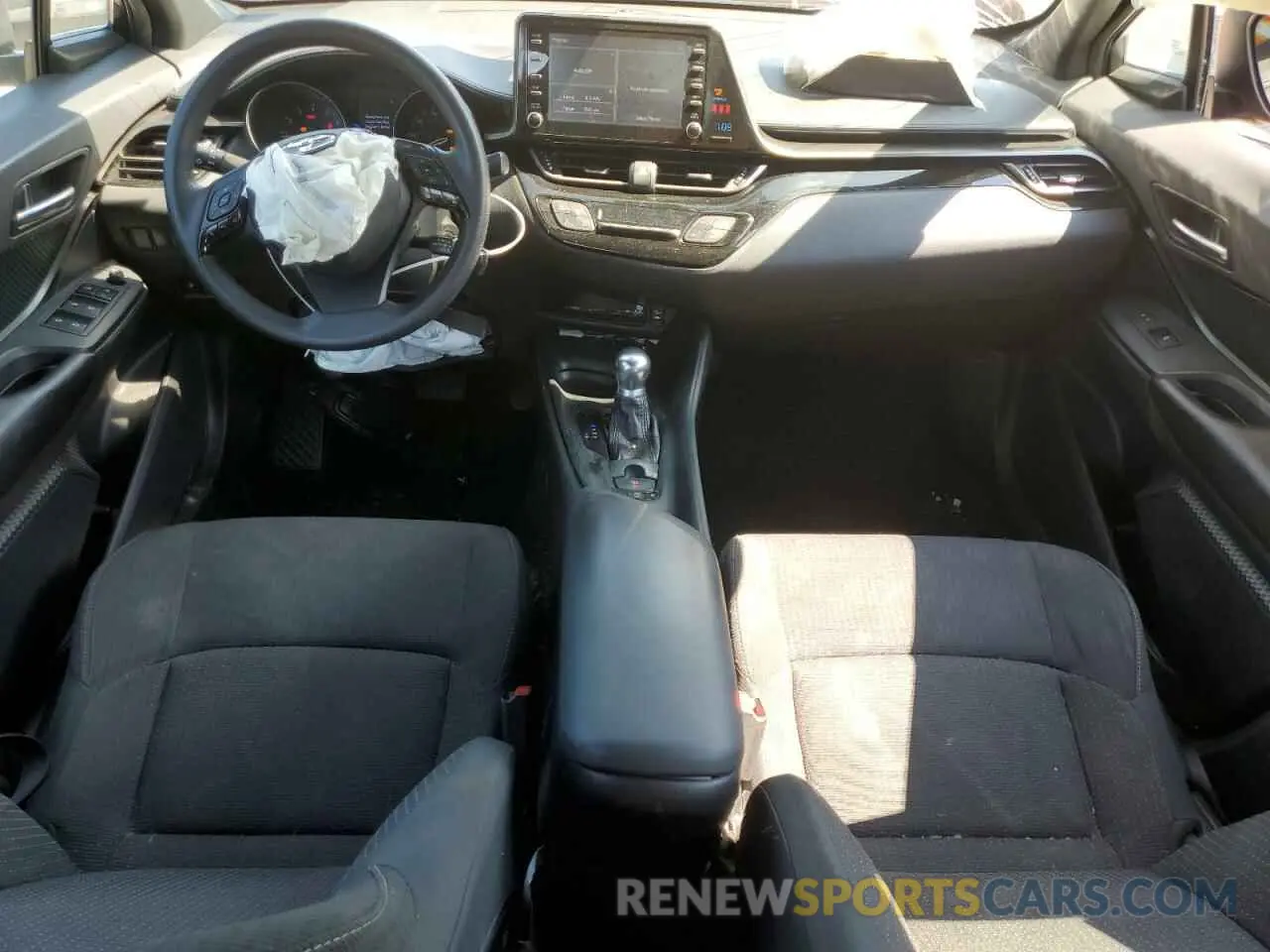 8 fotografías del automóvil dañado NMTKHMBX9KR074616 TOYOTA C-HR 2019