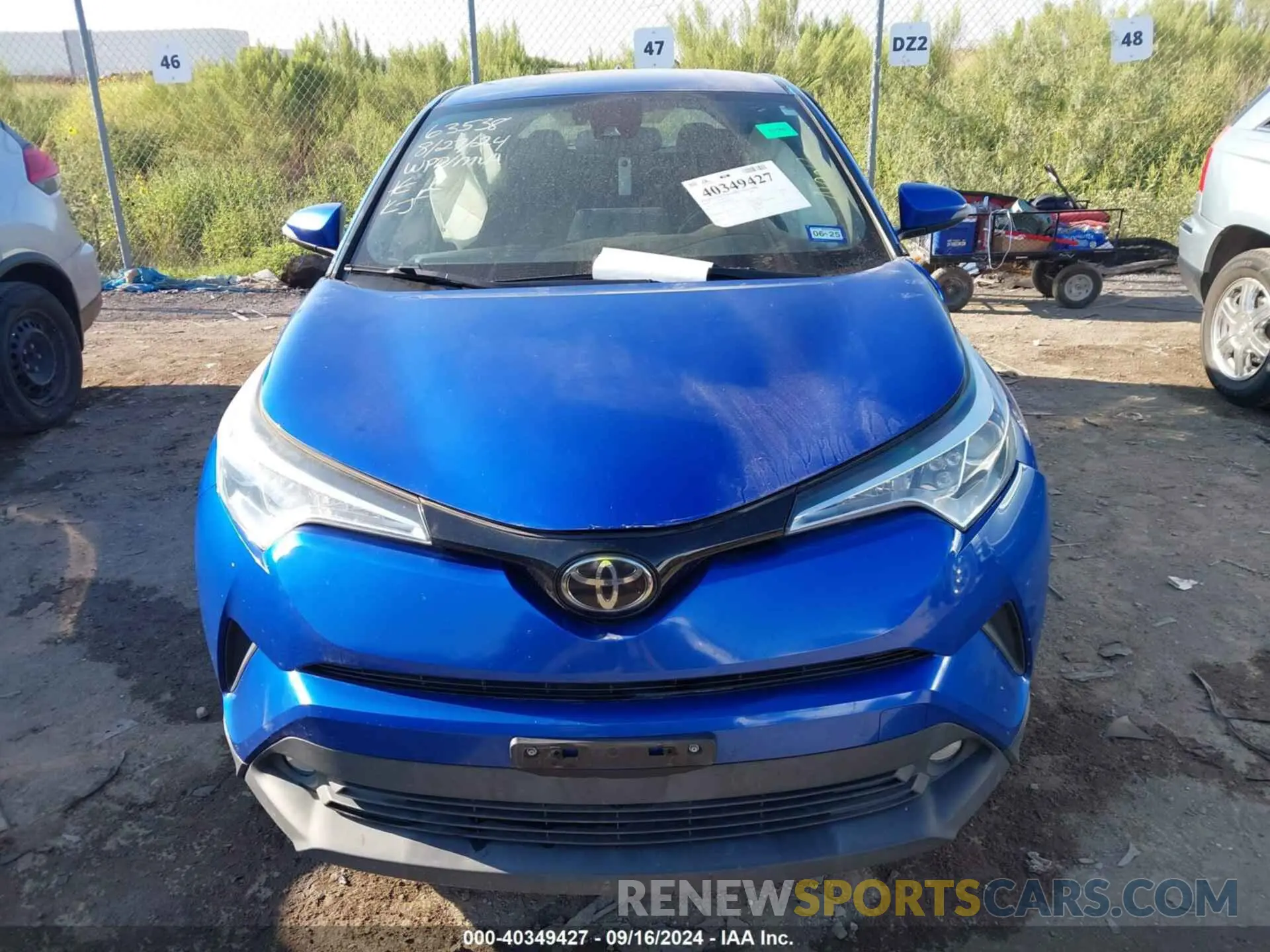 12 fotografías del automóvil dañado NMTKHMBX9KR083283 TOYOTA C-HR 2019