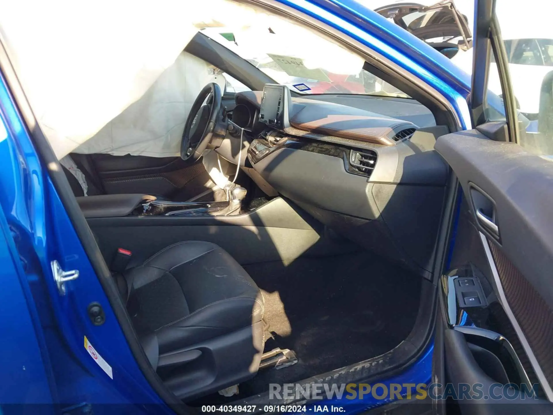 5 fotografías del automóvil dañado NMTKHMBX9KR083283 TOYOTA C-HR 2019