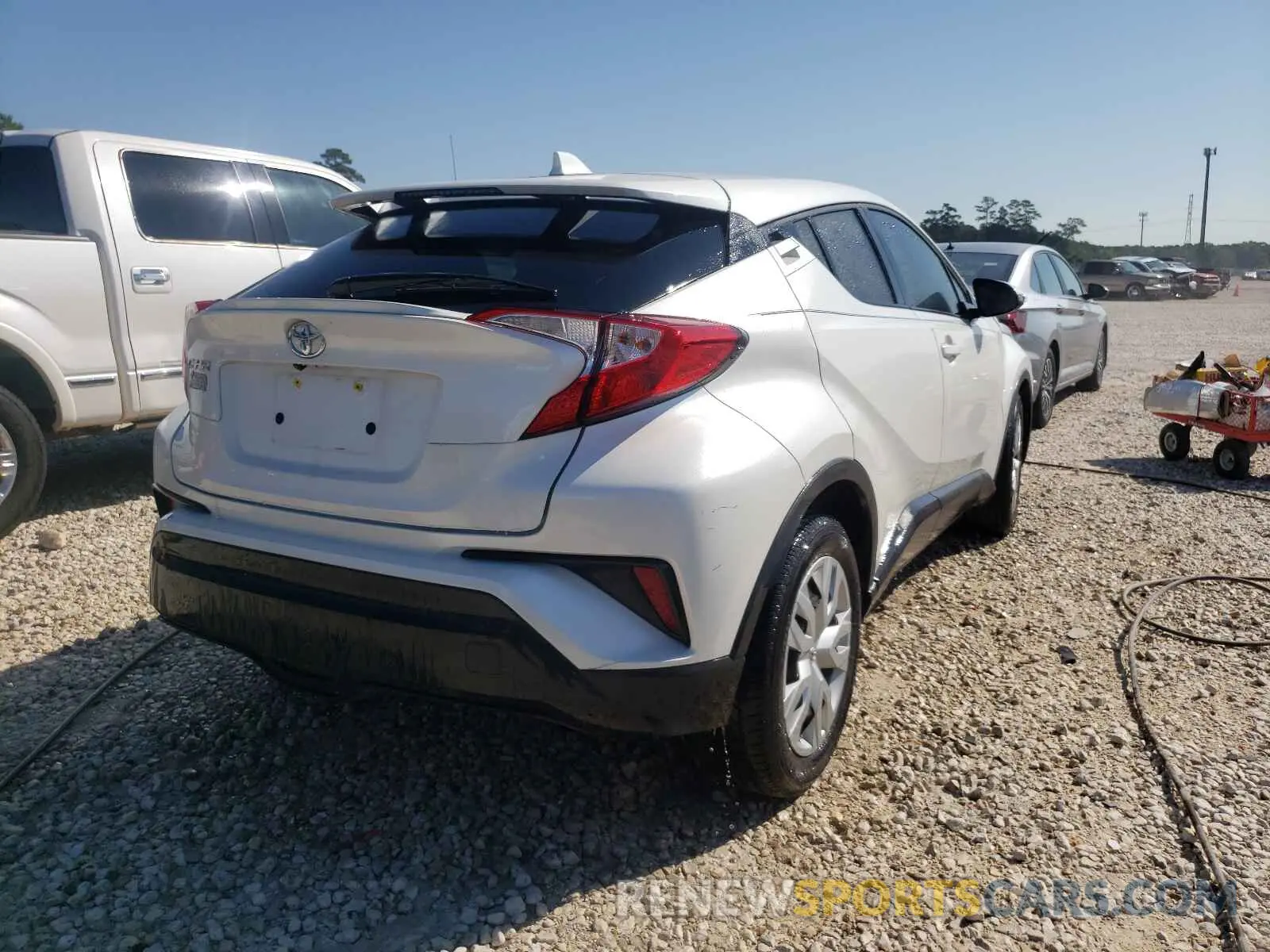 4 fotografías del automóvil dañado NMTKHMBX9KR086040 TOYOTA C-HR 2019