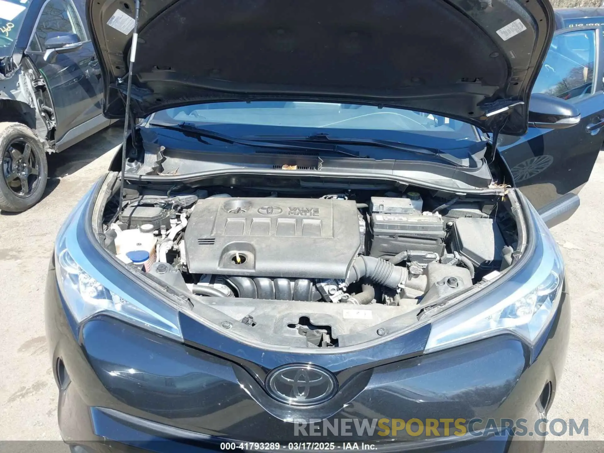 10 fotografías del automóvil dañado NMTKHMBX9KR086524 TOYOTA C-HR 2019