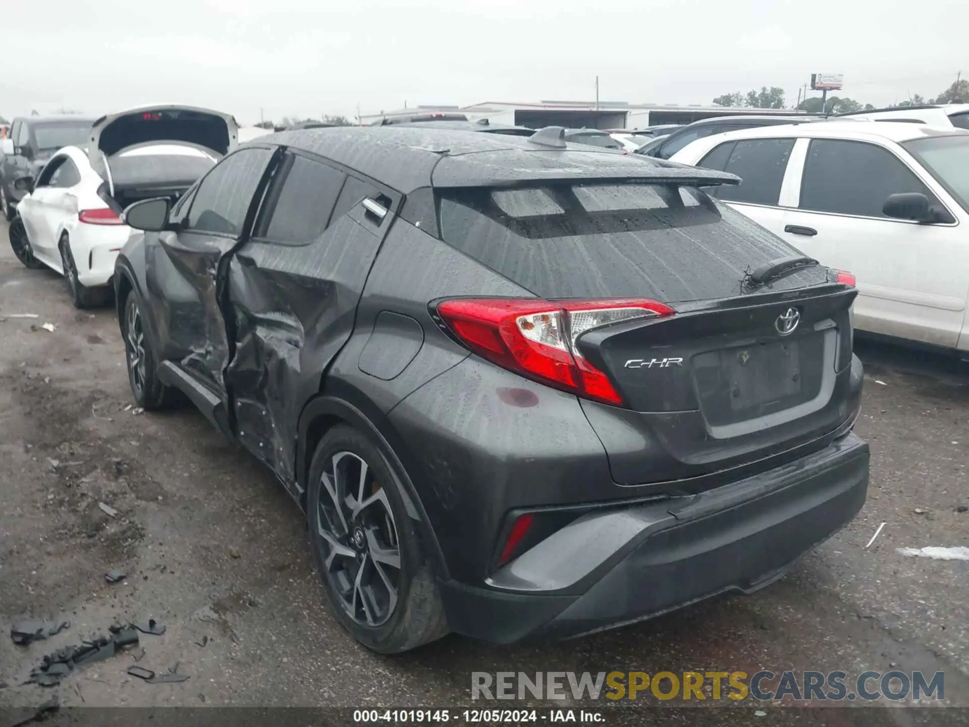 3 fotografías del automóvil dañado NMTKHMBX9KR091450 TOYOTA C-HR 2019