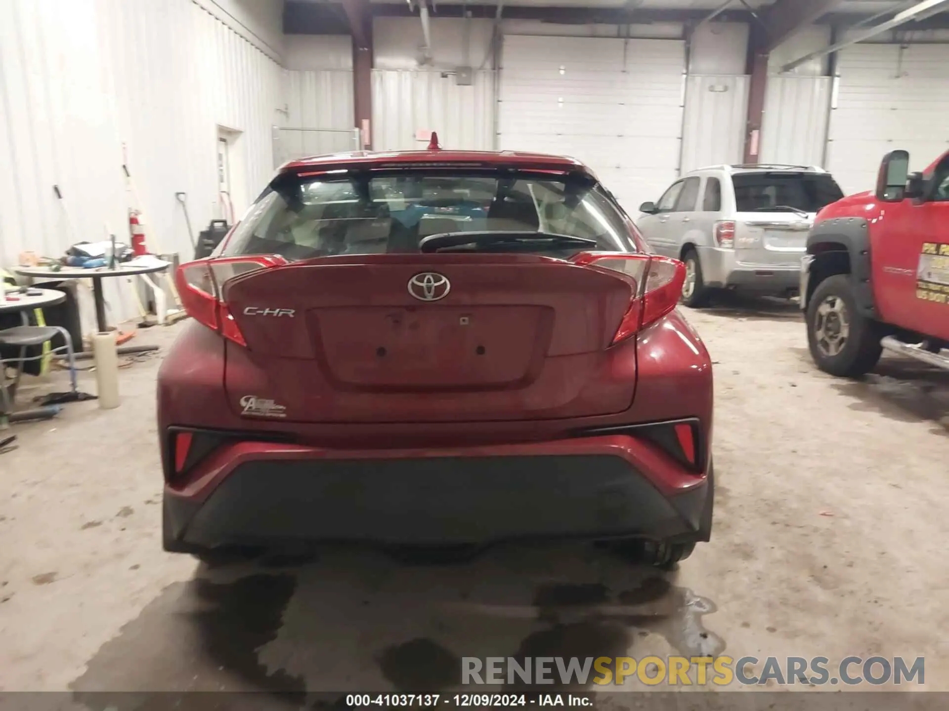 16 fotografías del automóvil dañado NMTKHMBX9KR092338 TOYOTA C-HR 2019
