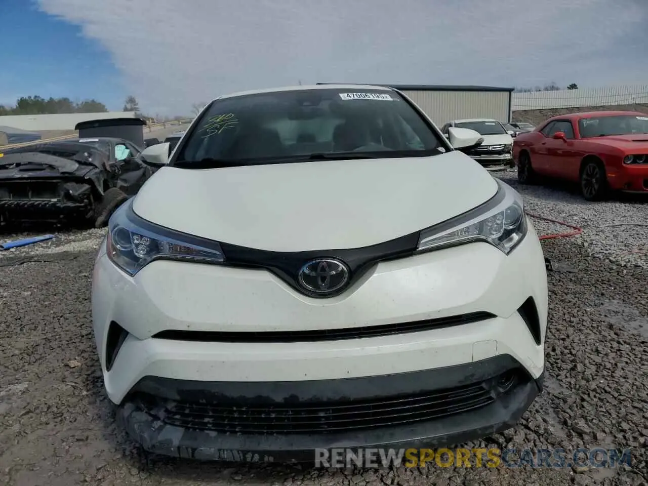 5 fotografías del automóvil dañado NMTKHMBX9KR095787 TOYOTA C-HR 2019