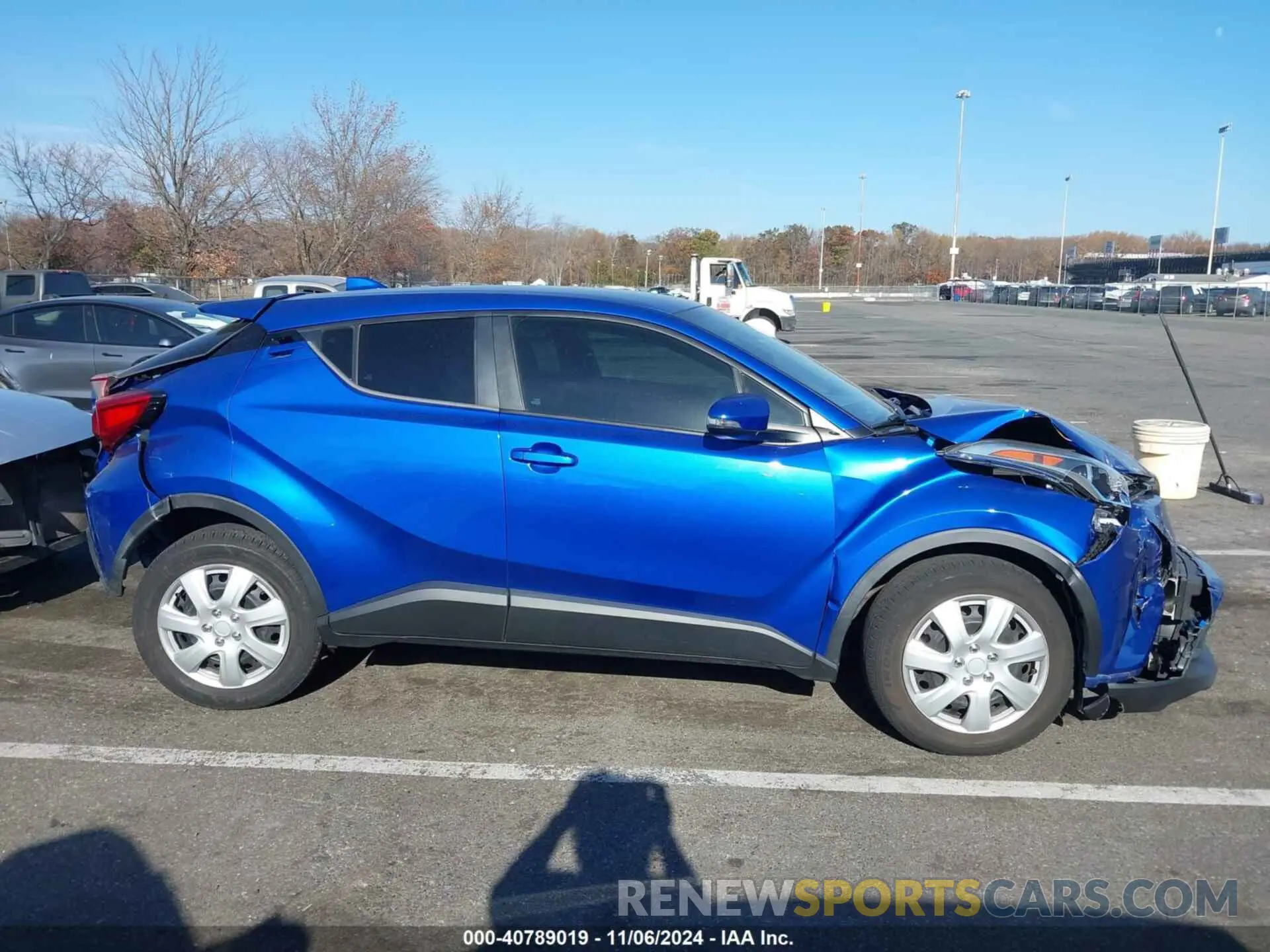 12 fotografías del automóvil dañado NMTKHMBX9KR099791 TOYOTA C-HR 2019