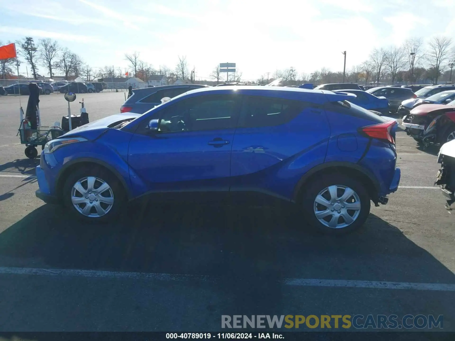13 fotografías del automóvil dañado NMTKHMBX9KR099791 TOYOTA C-HR 2019