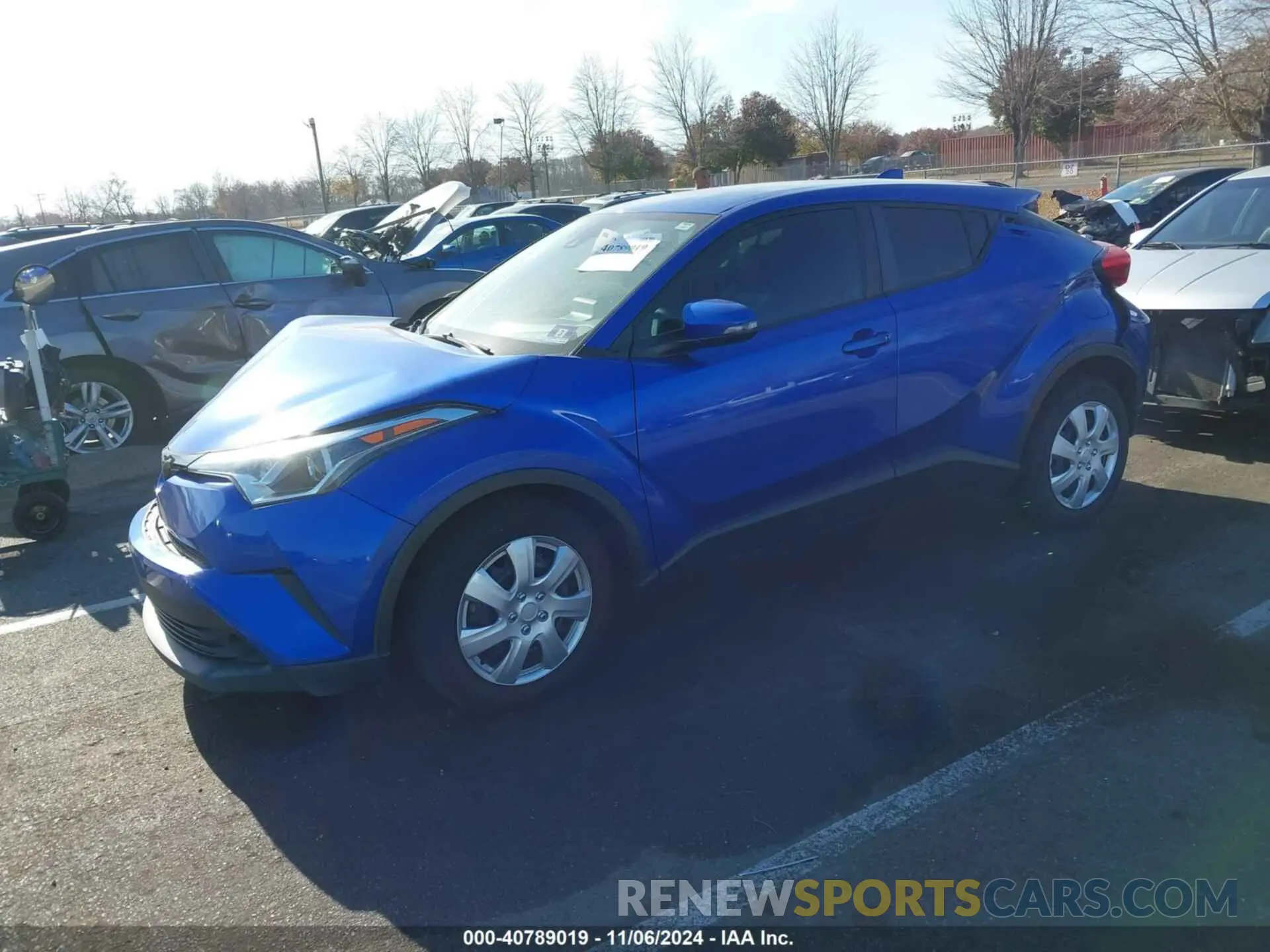 2 fotografías del automóvil dañado NMTKHMBX9KR099791 TOYOTA C-HR 2019