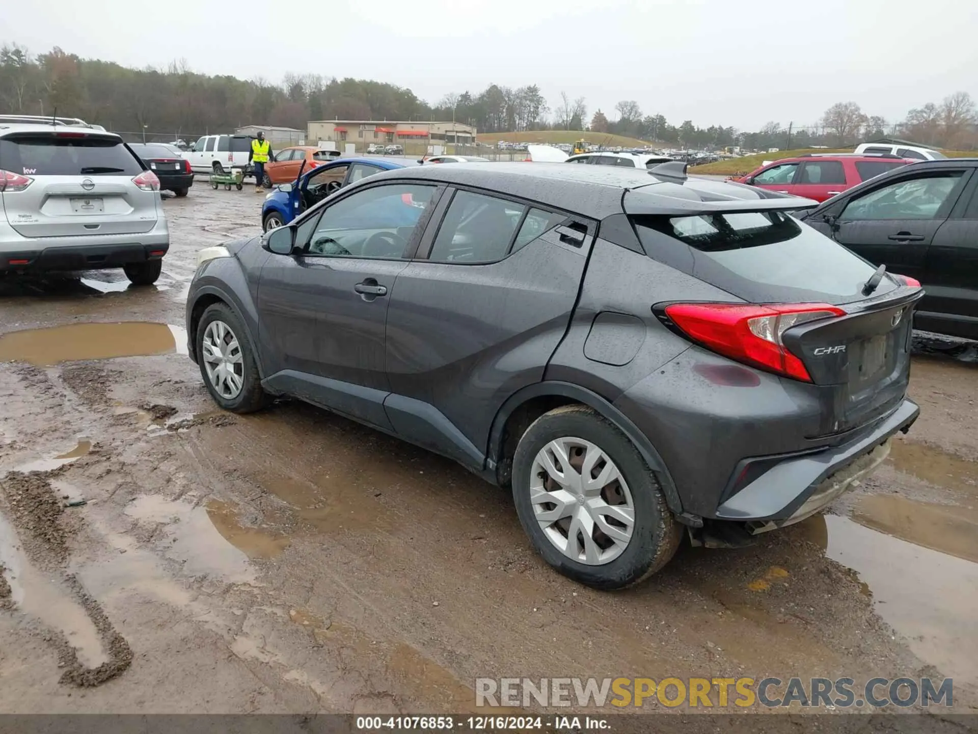 3 fotografías del automóvil dañado NMTKHMBXXKR068792 TOYOTA C-HR 2019
