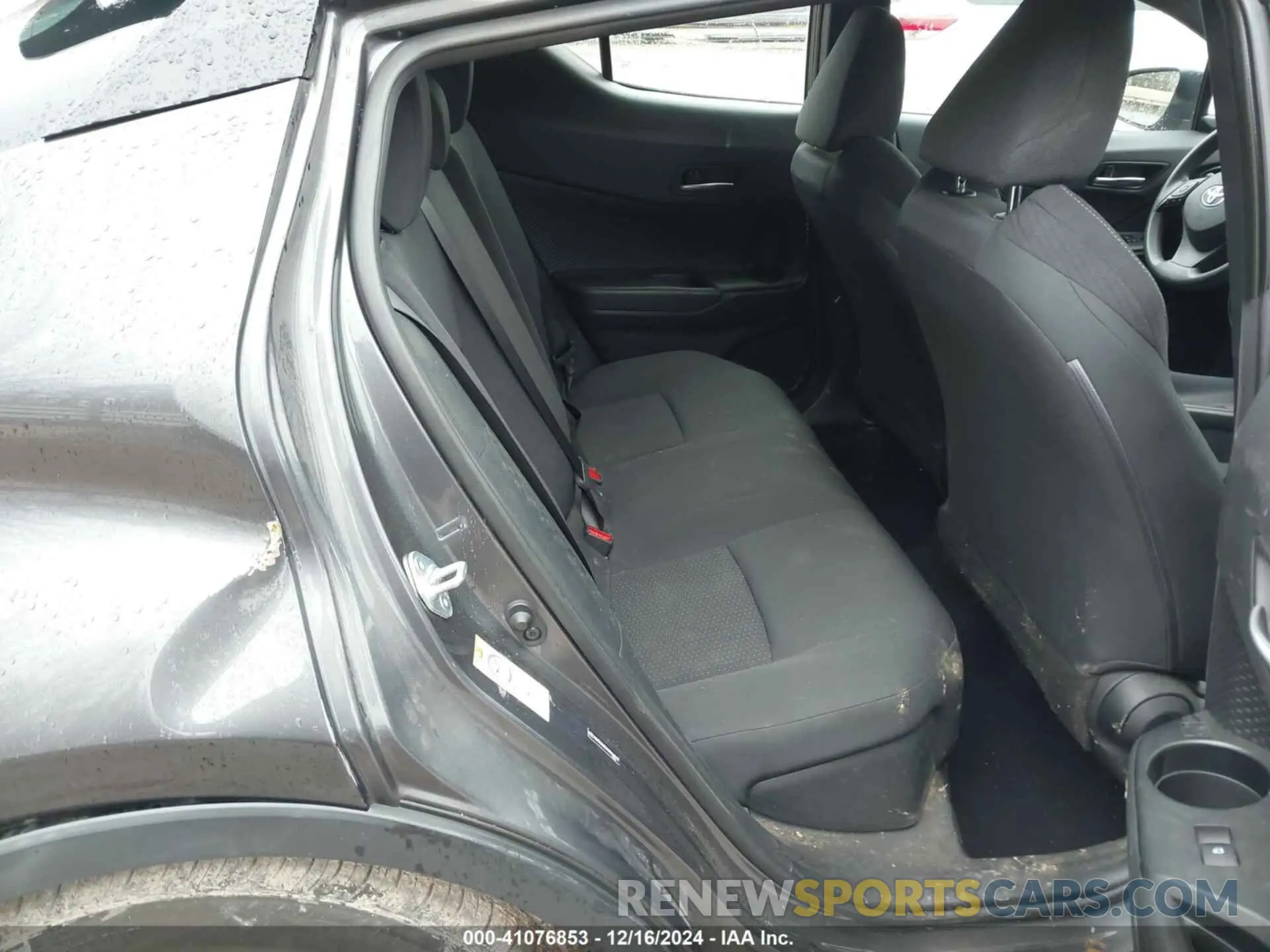8 fotografías del automóvil dañado NMTKHMBXXKR068792 TOYOTA C-HR 2019