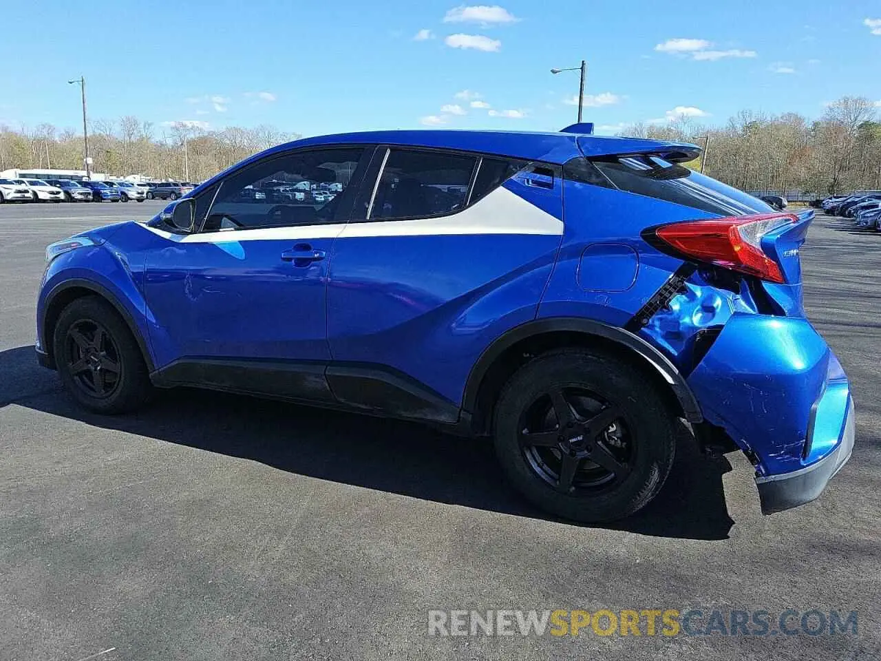 2 fotografías del automóvil dañado NMTKHMBXXKR081574 TOYOTA C-HR 2019