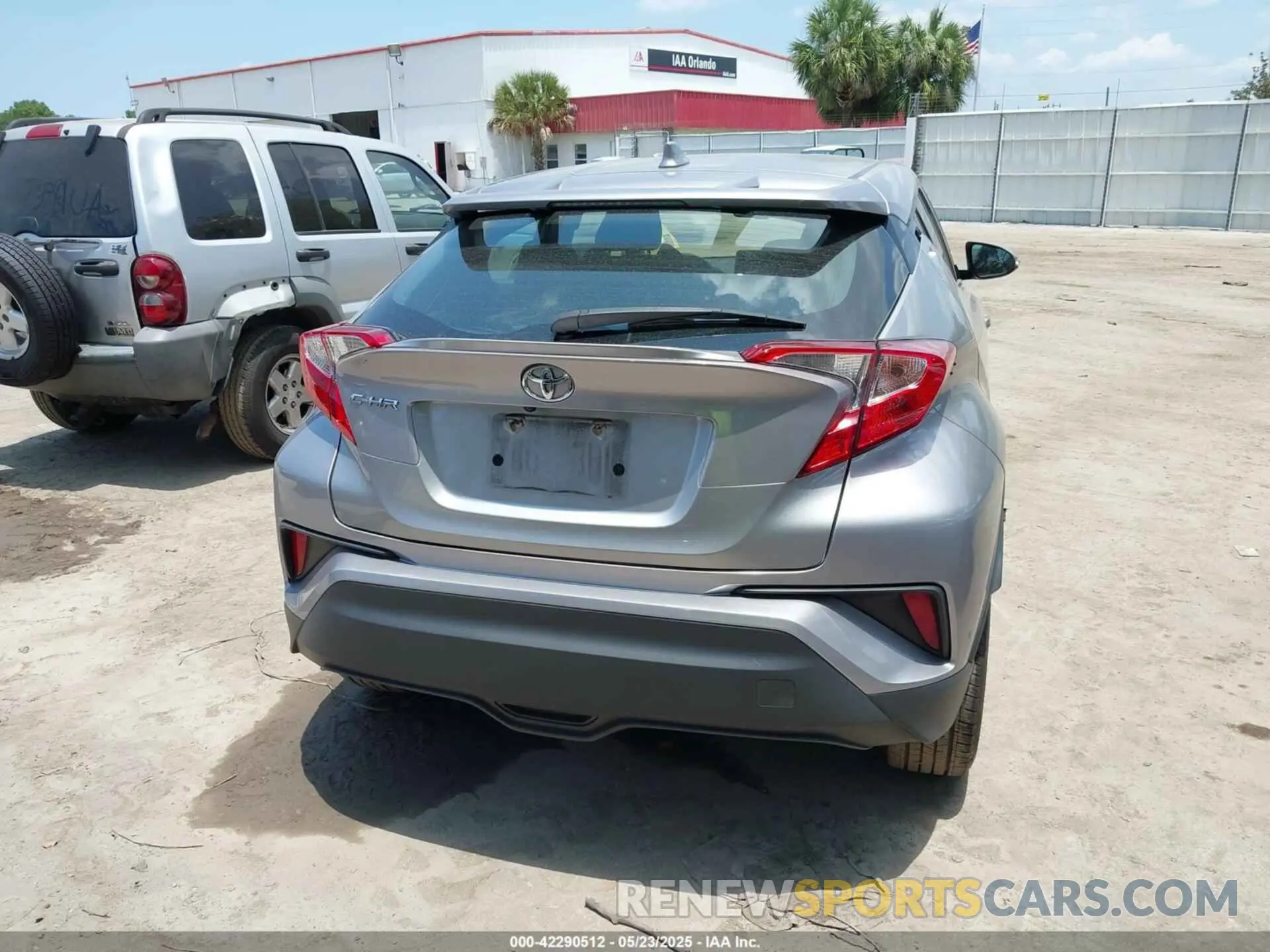 17 fotografías del automóvil dañado NMTKHMBXXKR095524 TOYOTA C-HR 2019