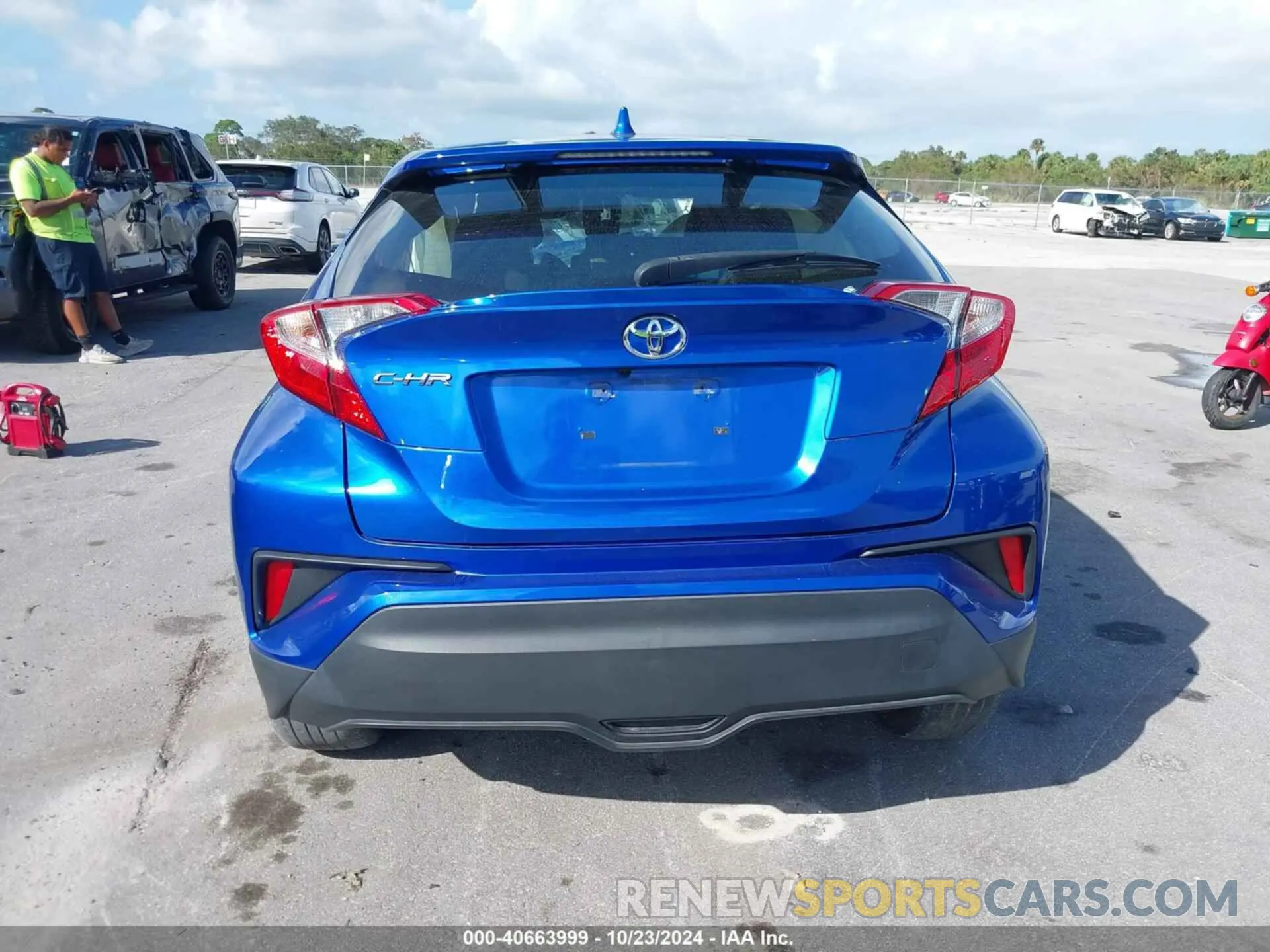 15 fotografías del automóvil dañado JTNKHMBX0L1090943 TOYOTA C-HR 2020