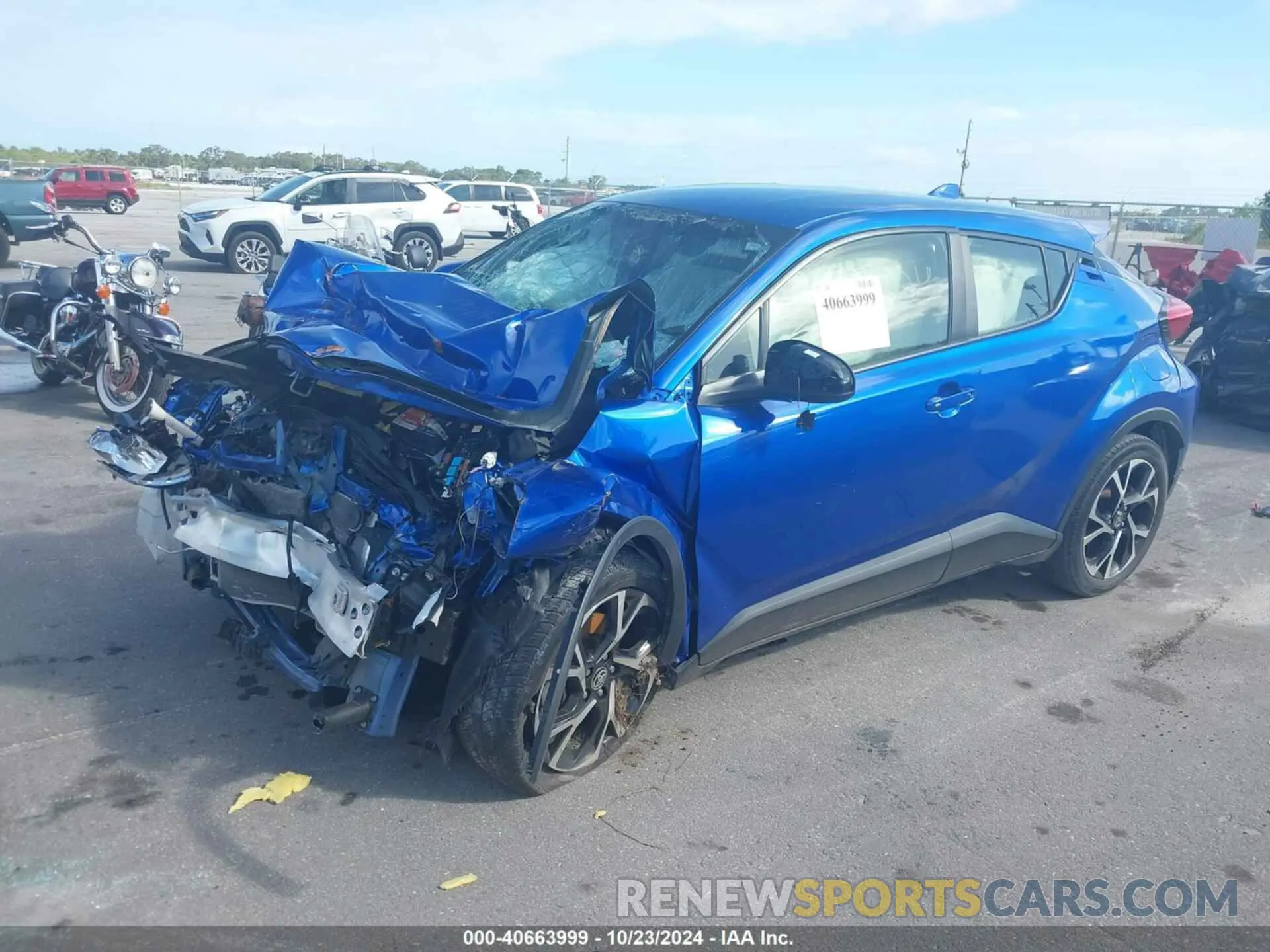2 fotografías del automóvil dañado JTNKHMBX0L1090943 TOYOTA C-HR 2020
