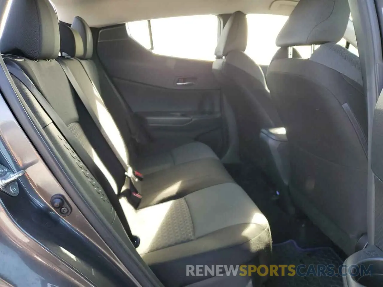 11 fotografías del automóvil dañado JTNKHMBX1L1073634 TOYOTA C-HR 2020