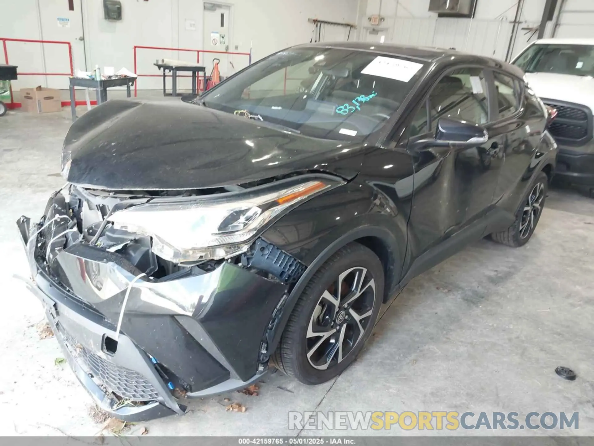 2 fotografías del automóvil dañado JTNKHMBX1L1077957 TOYOTA C-HR 2020