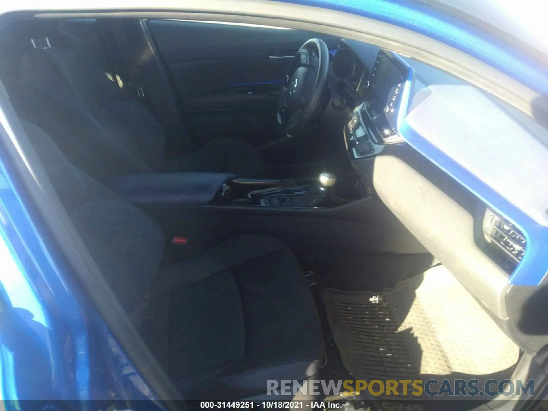 5 fotografías del automóvil dañado JTNKHMBX1L1089249 TOYOTA C-HR 2020