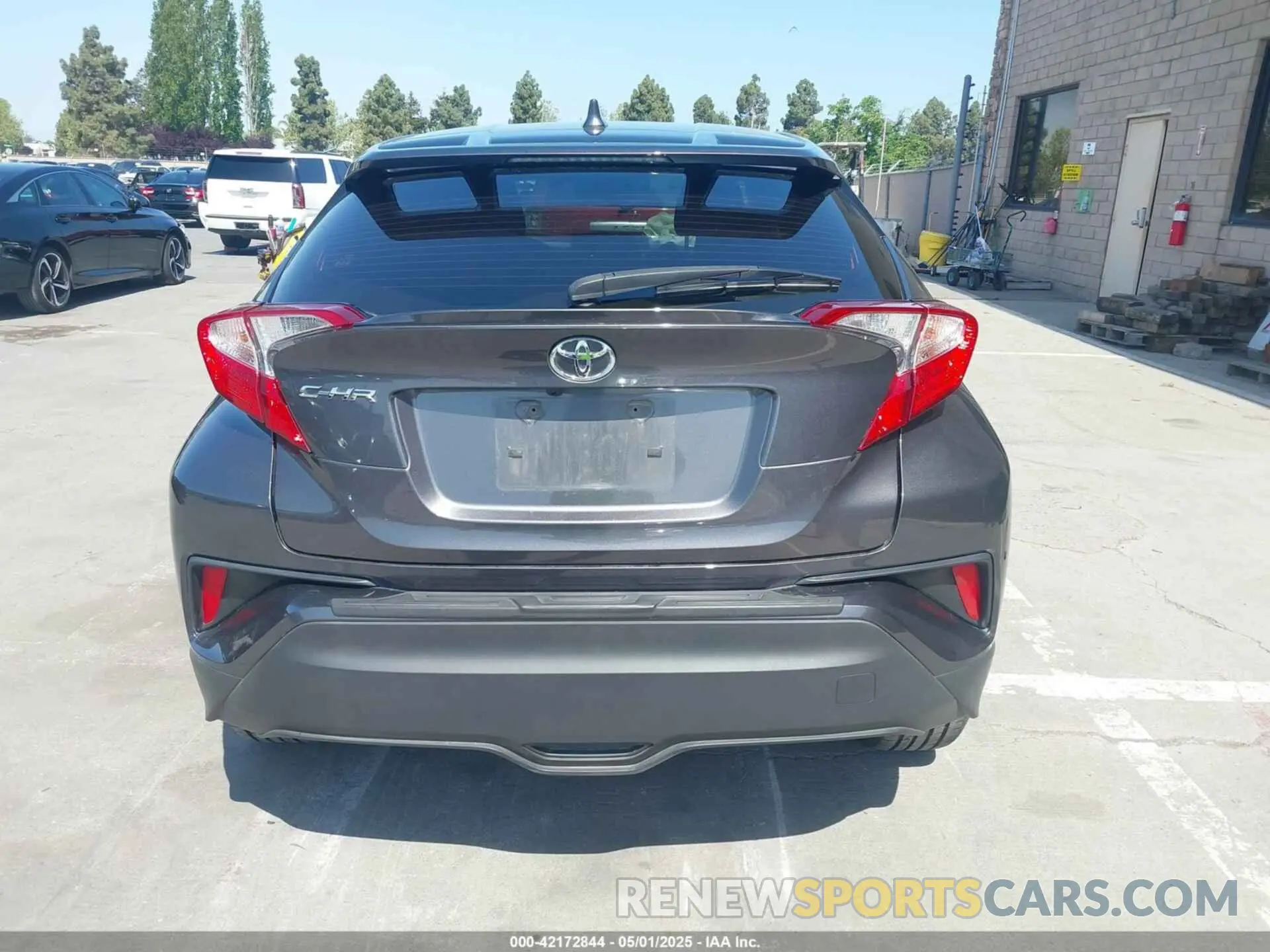 15 fotografías del automóvil dañado JTNKHMBX2L1070998 TOYOTA C-HR 2020