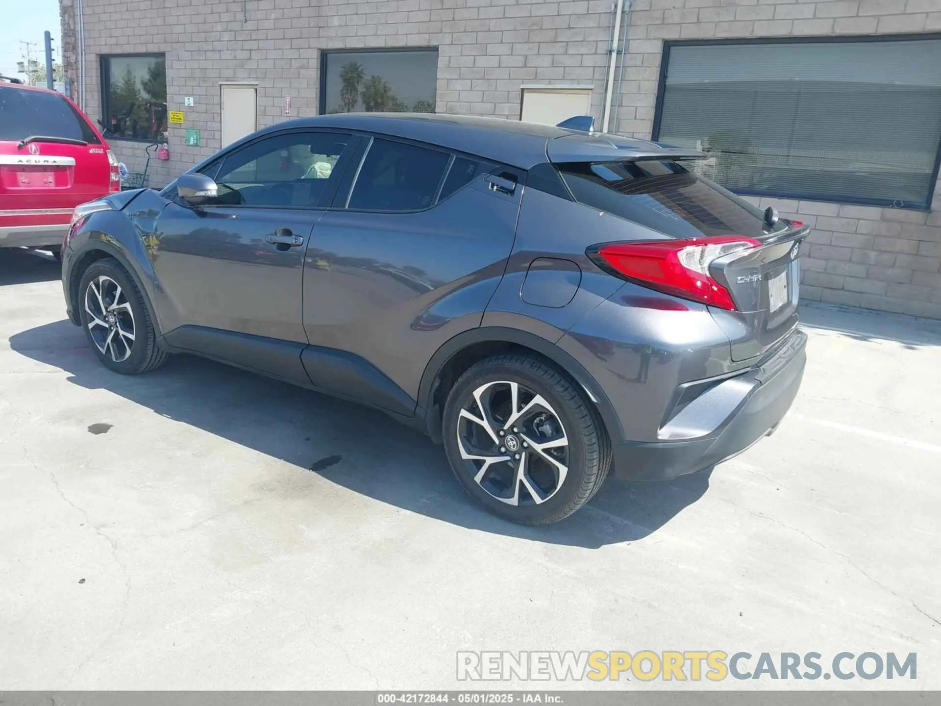 3 fotografías del automóvil dañado JTNKHMBX2L1070998 TOYOTA C-HR 2020
