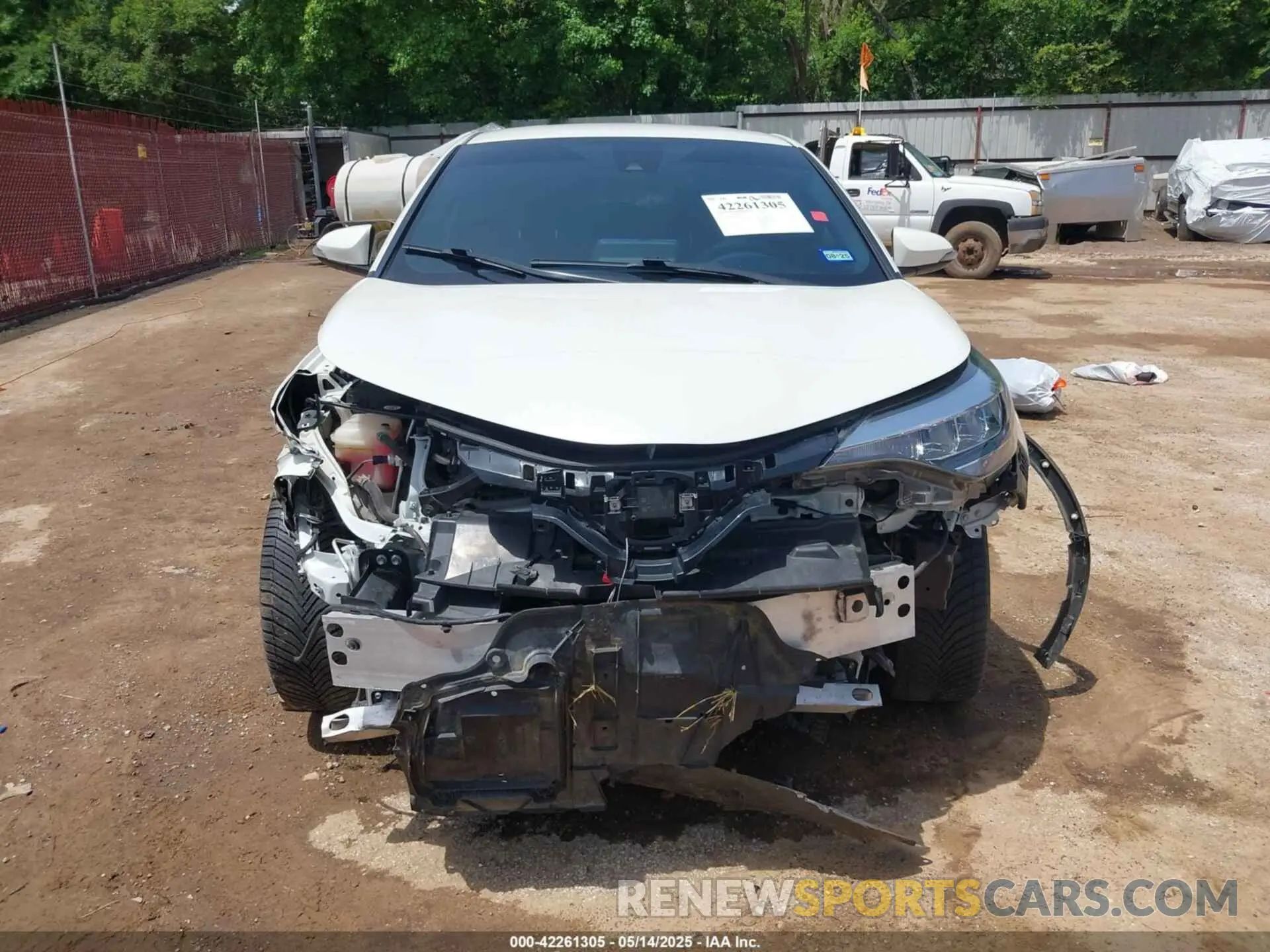 13 fotografías del automóvil dañado JTNKHMBX2L1083587 TOYOTA C-HR 2020
