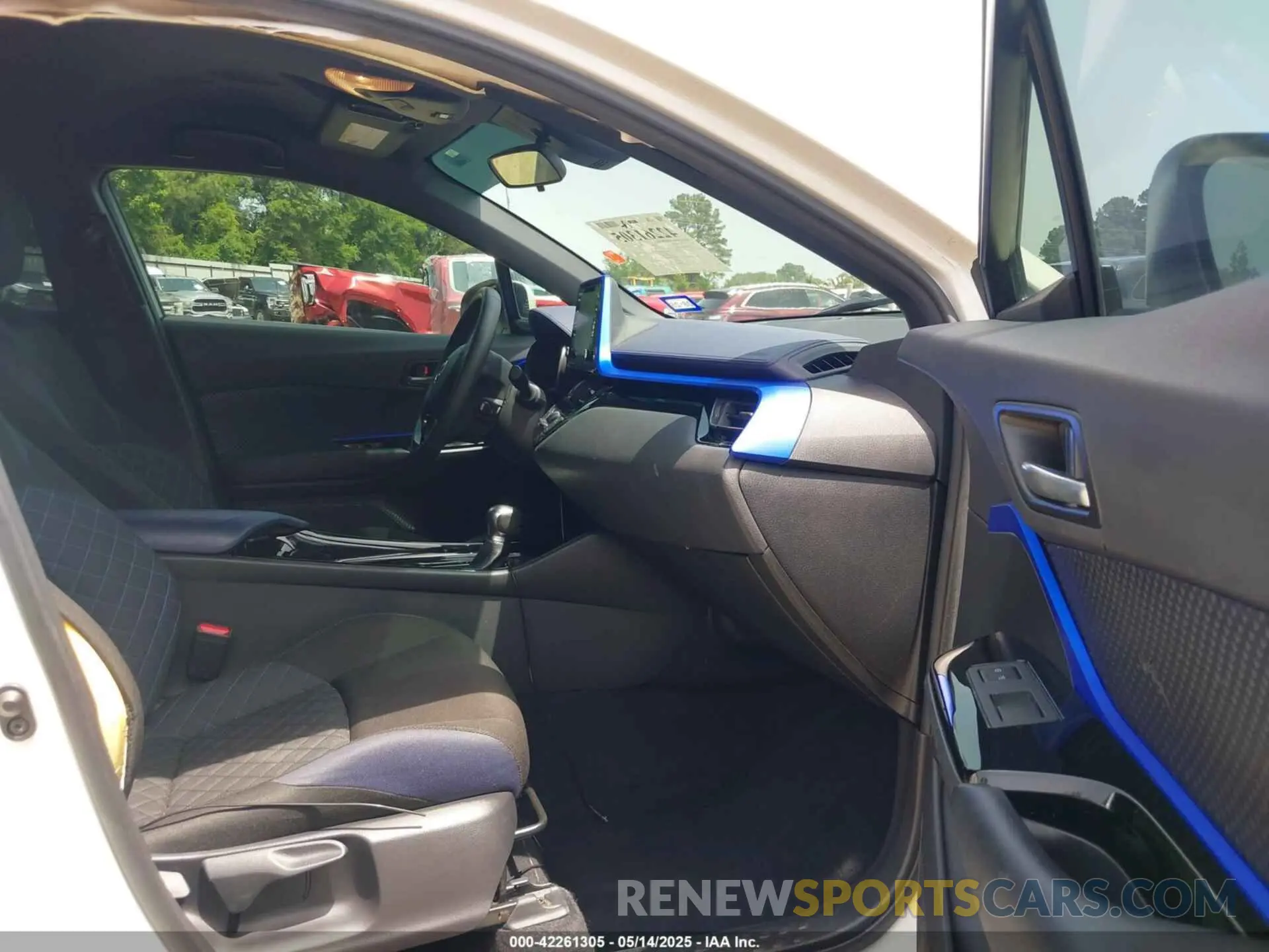 5 fotografías del automóvil dañado JTNKHMBX2L1083587 TOYOTA C-HR 2020