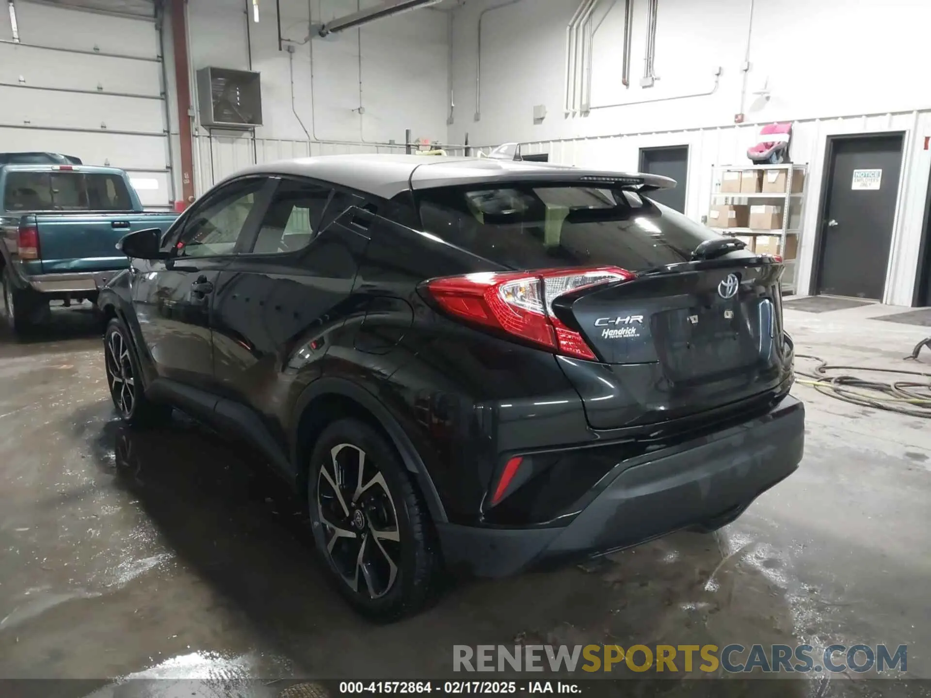 3 fotografías del automóvil dañado JTNKHMBX2L1086683 TOYOTA C-HR 2020