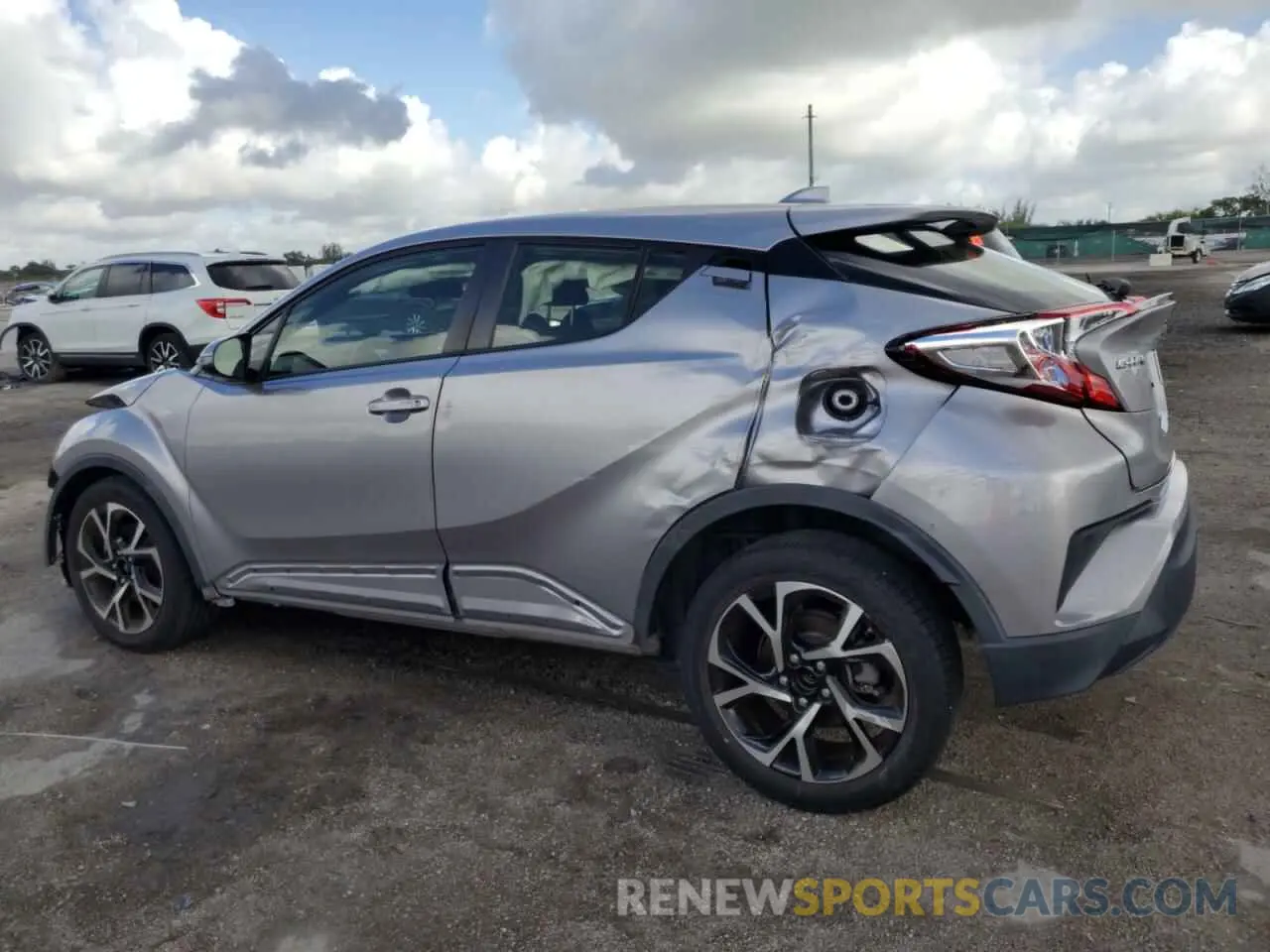 2 fotografías del automóvil dañado JTNKHMBX3L1088894 TOYOTA C-HR 2020