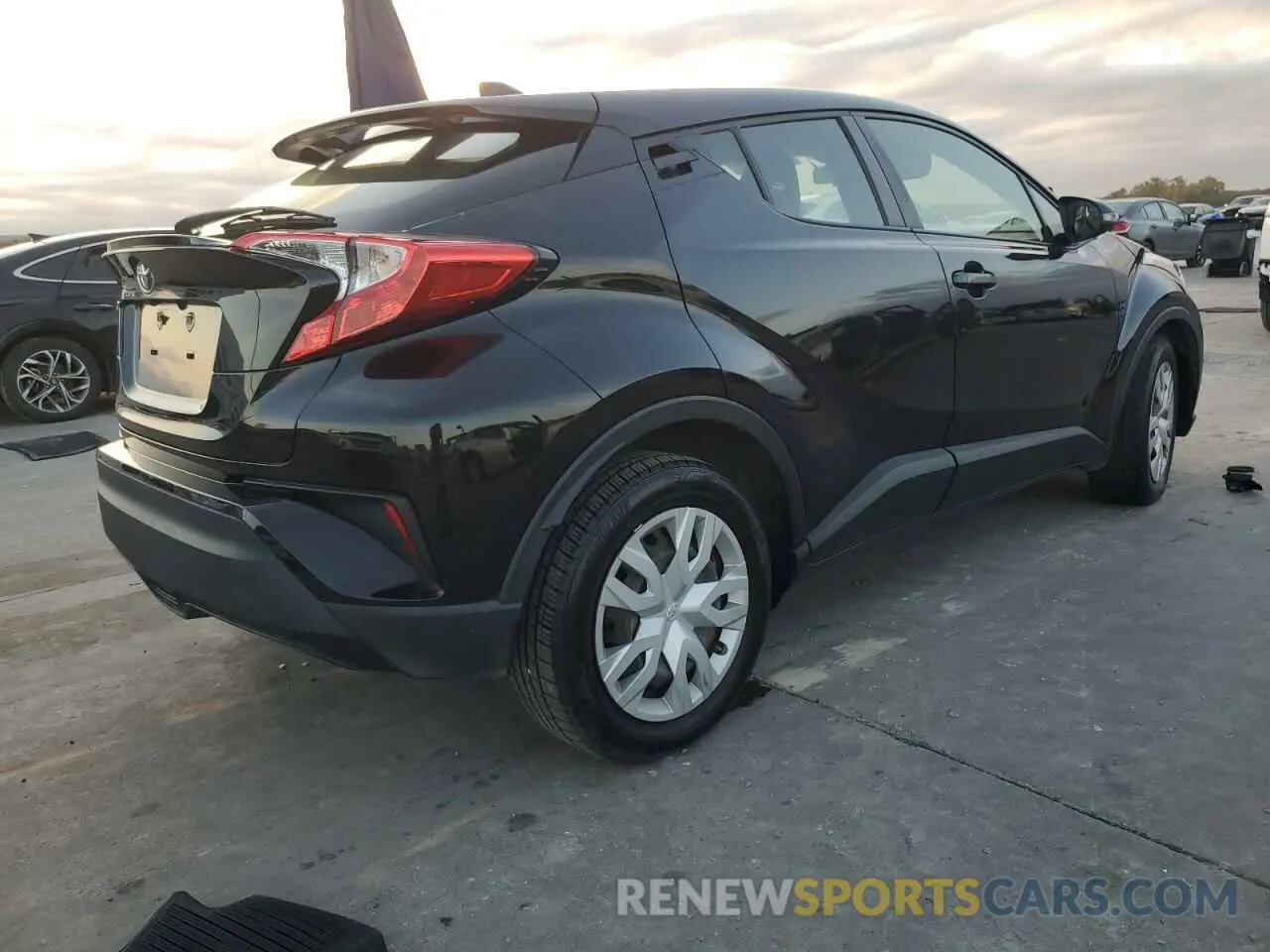 3 fotografías del automóvil dañado JTNKHMBX4L1092016 TOYOTA C-HR 2020
