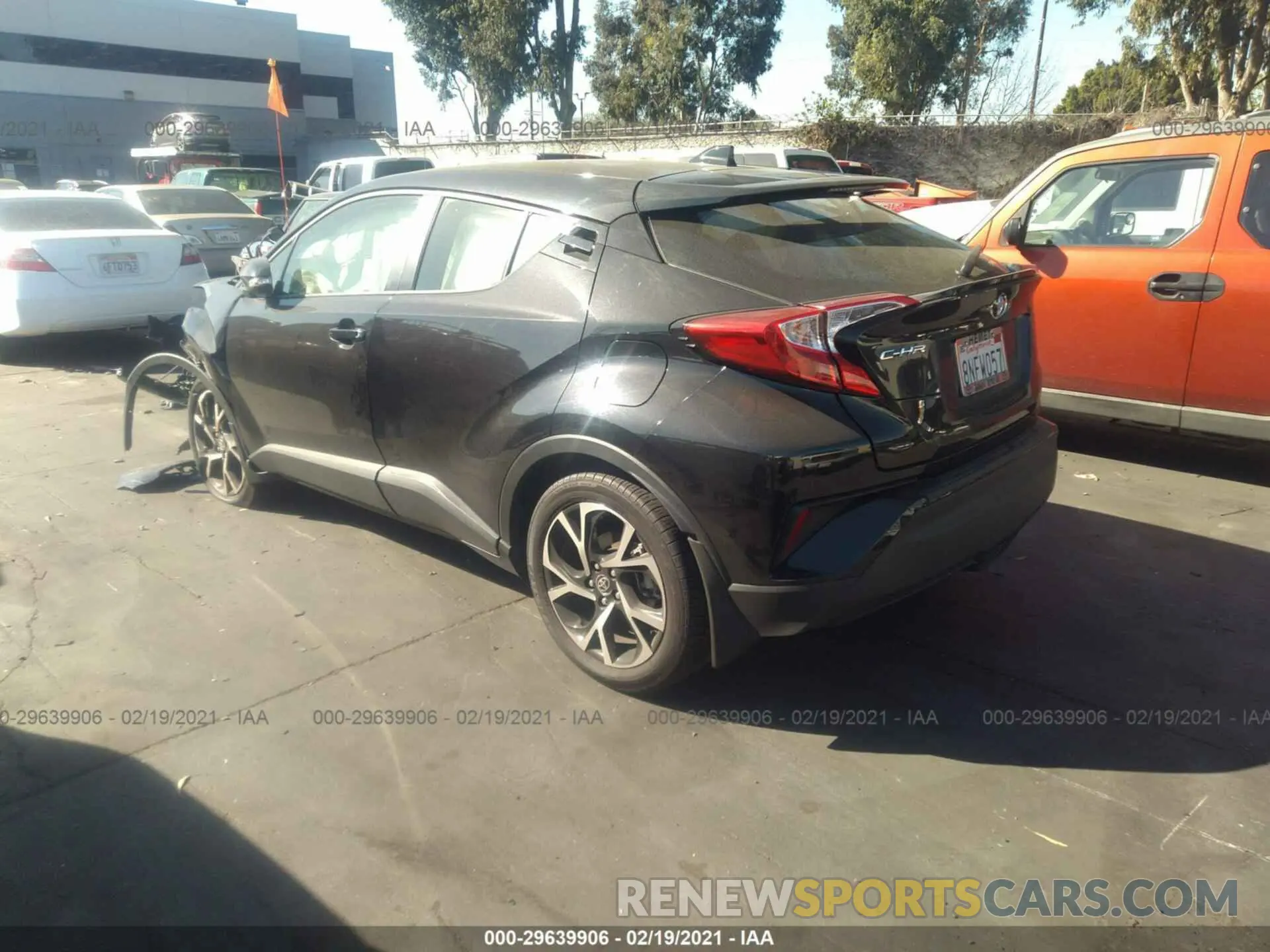 3 fotografías del automóvil dañado JTNKHMBX5L1063589 TOYOTA C-HR 2020
