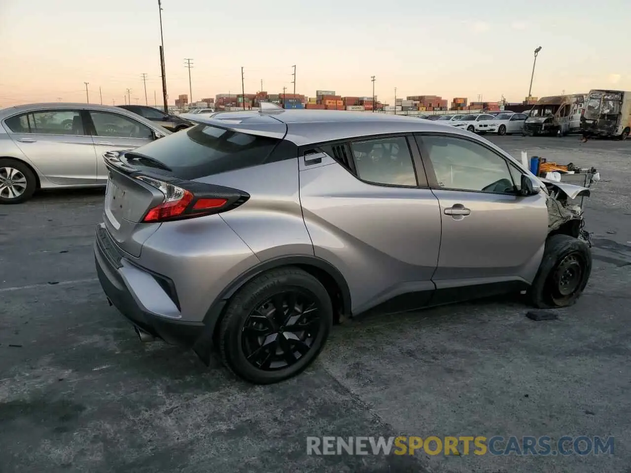 3 fotografías del automóvil dañado JTNKHMBX6L1072690 TOYOTA C-HR 2020